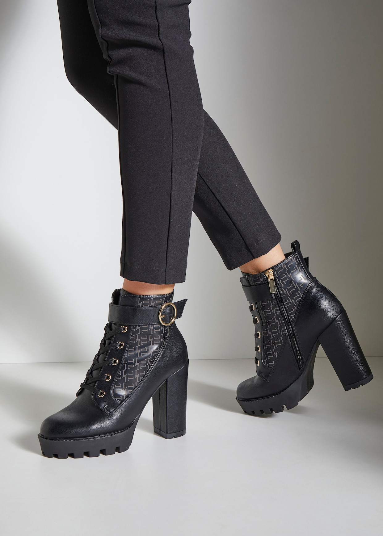LASCANA Stiefelette - schwarz
