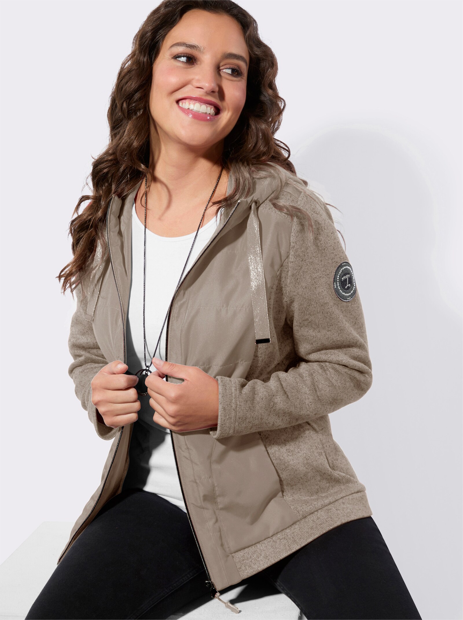 Shirtjacke mit weitenregulierbarer Kapuze - beige-meliert