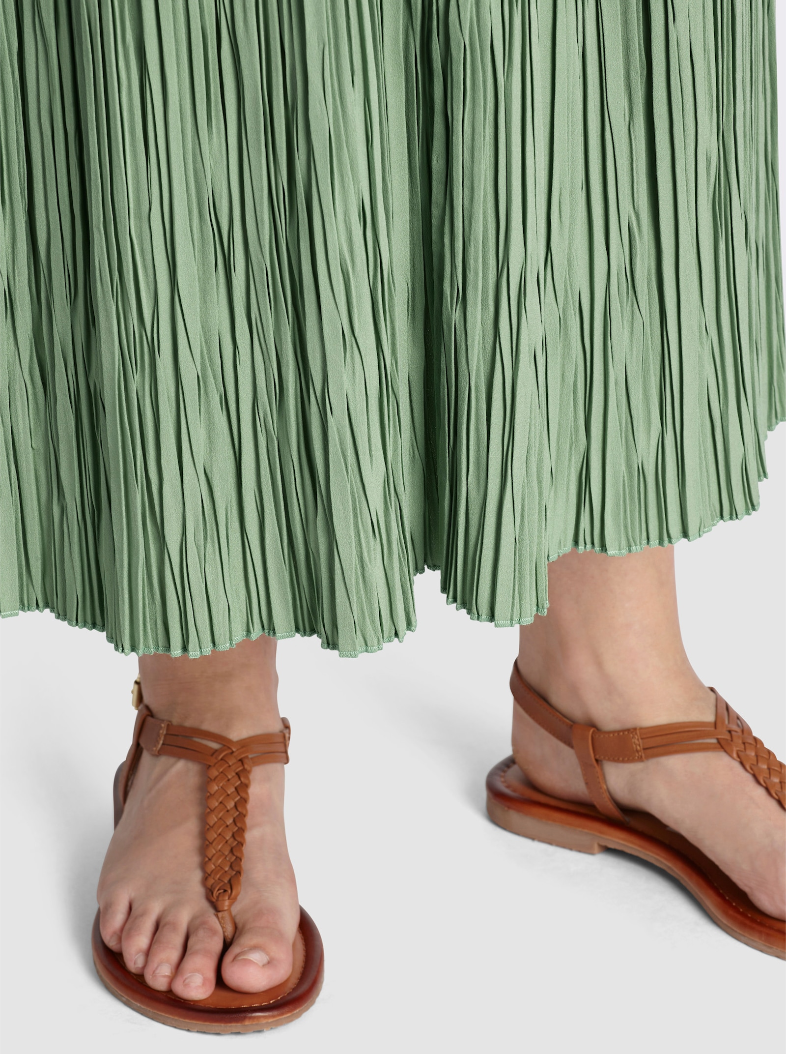 sheego Sommerrock mit Crinkle-Effekt - eucalyptus