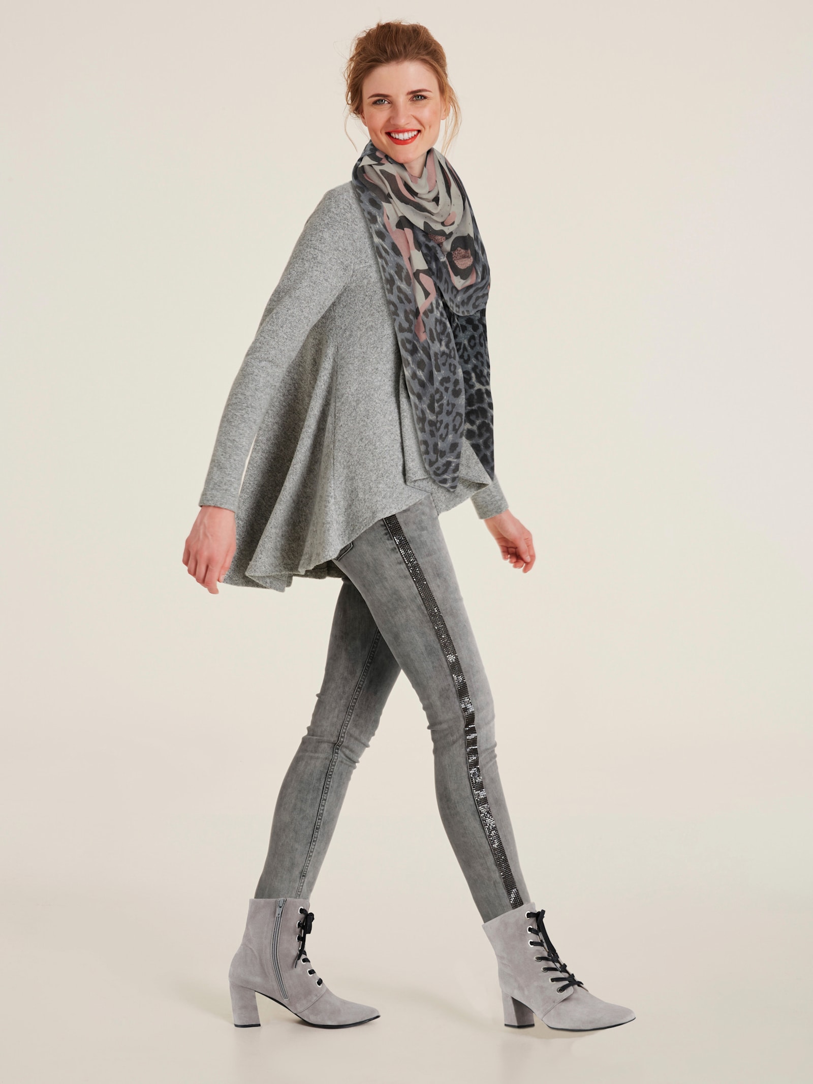 heine Langarmshirt mit verlängerter Rückenpartie - grau