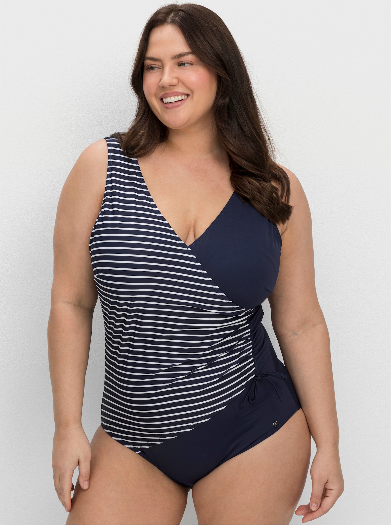 sheego Badeanzug in Wickeloptik - marine