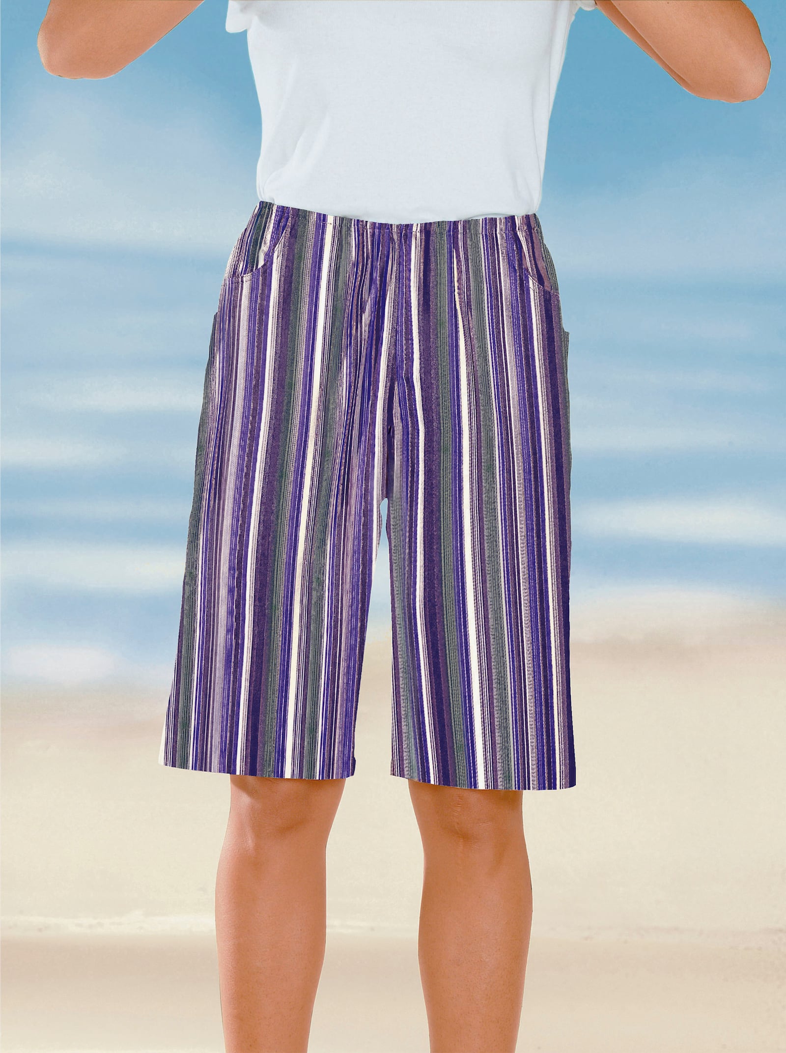 Bermuda met comfortband rondom - bessenrood gestreept