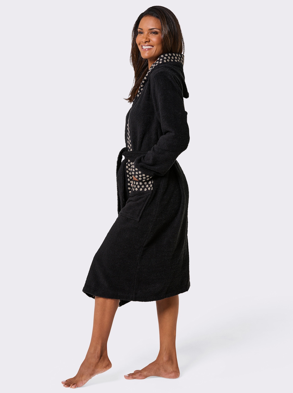 feel good Bademantel mit Pfötchen-Print und Dackel-Stickerei - schwarz-beige