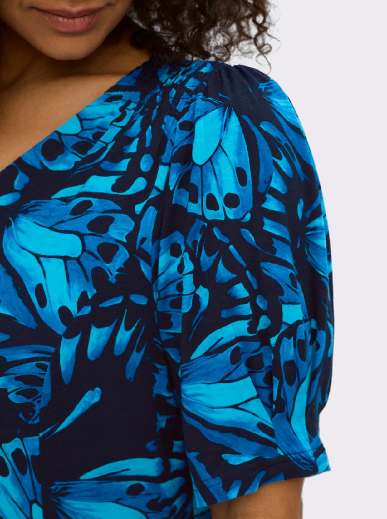 sheego by Joe Browns Jerseykleid mit Schmetterlingsprint - tiefblau-royalblau-gemustert