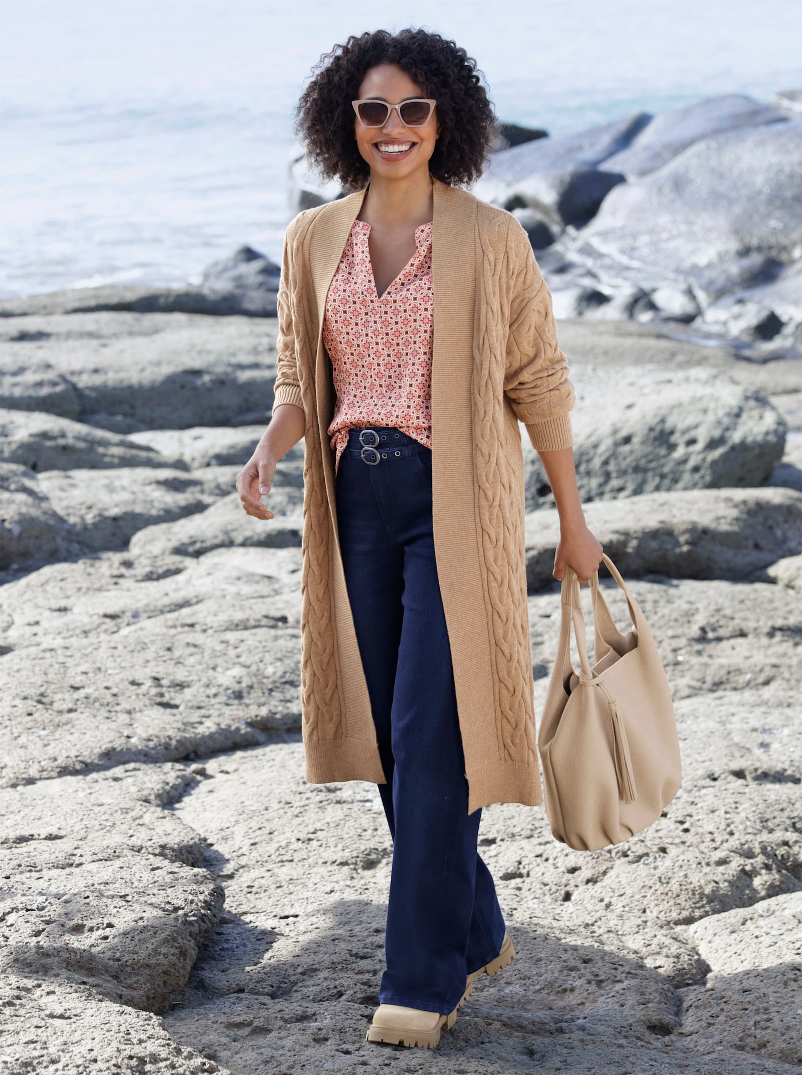 heine Strickmantel mit Zopfmuster - camel-meliert