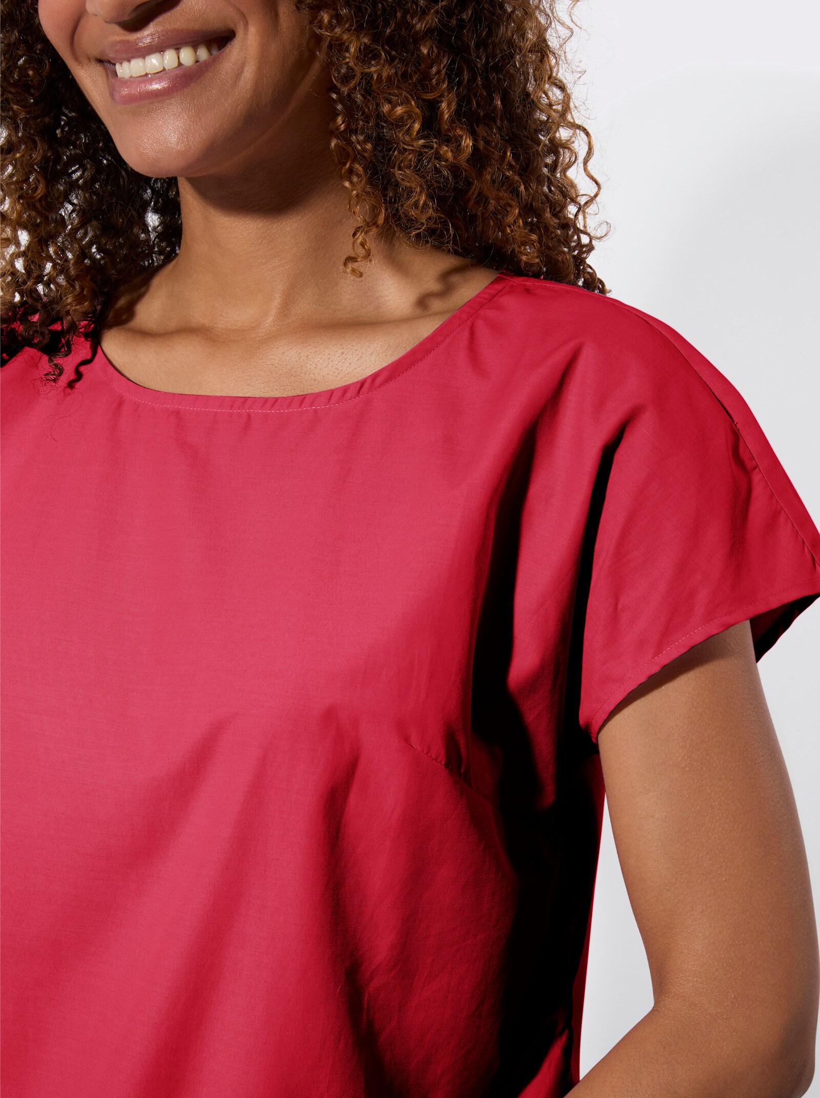 Baumwollbluse mit überschnittenen Schultern - rot