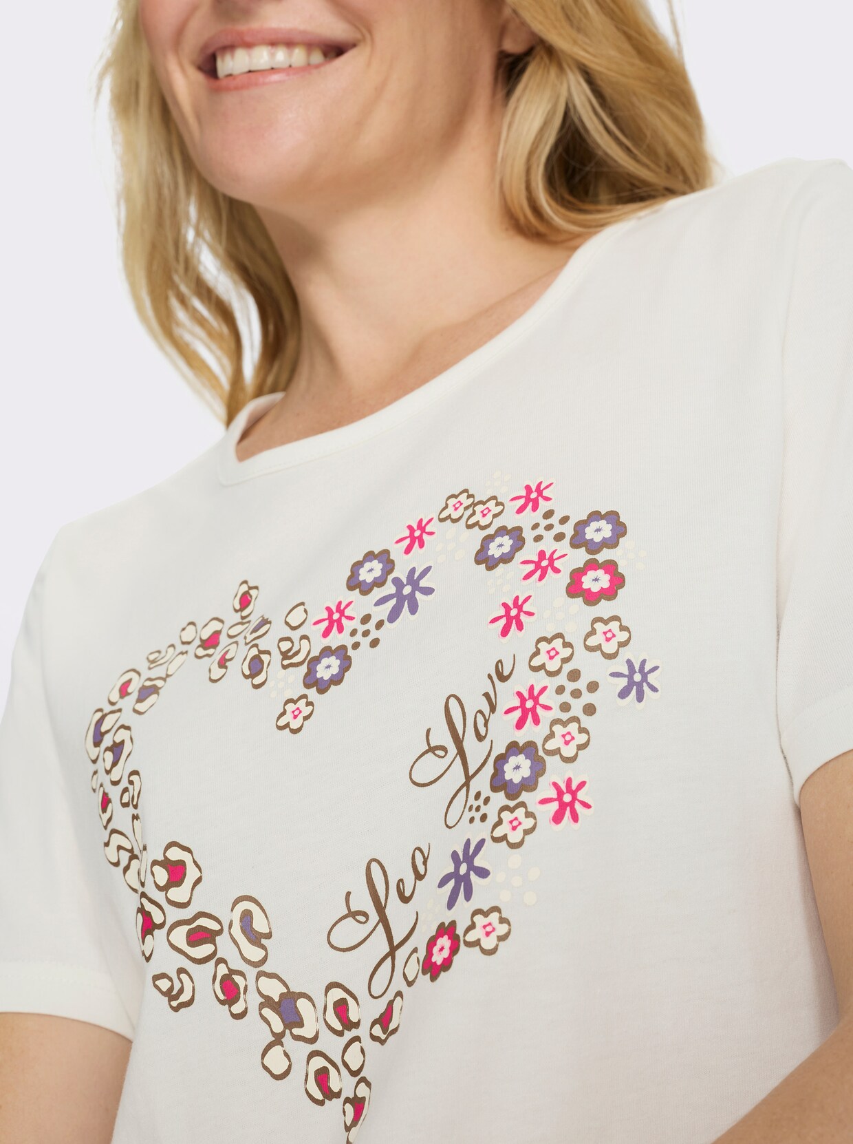 Rundhalsshirt mit Herzprint - ecru-braun-bedruckt