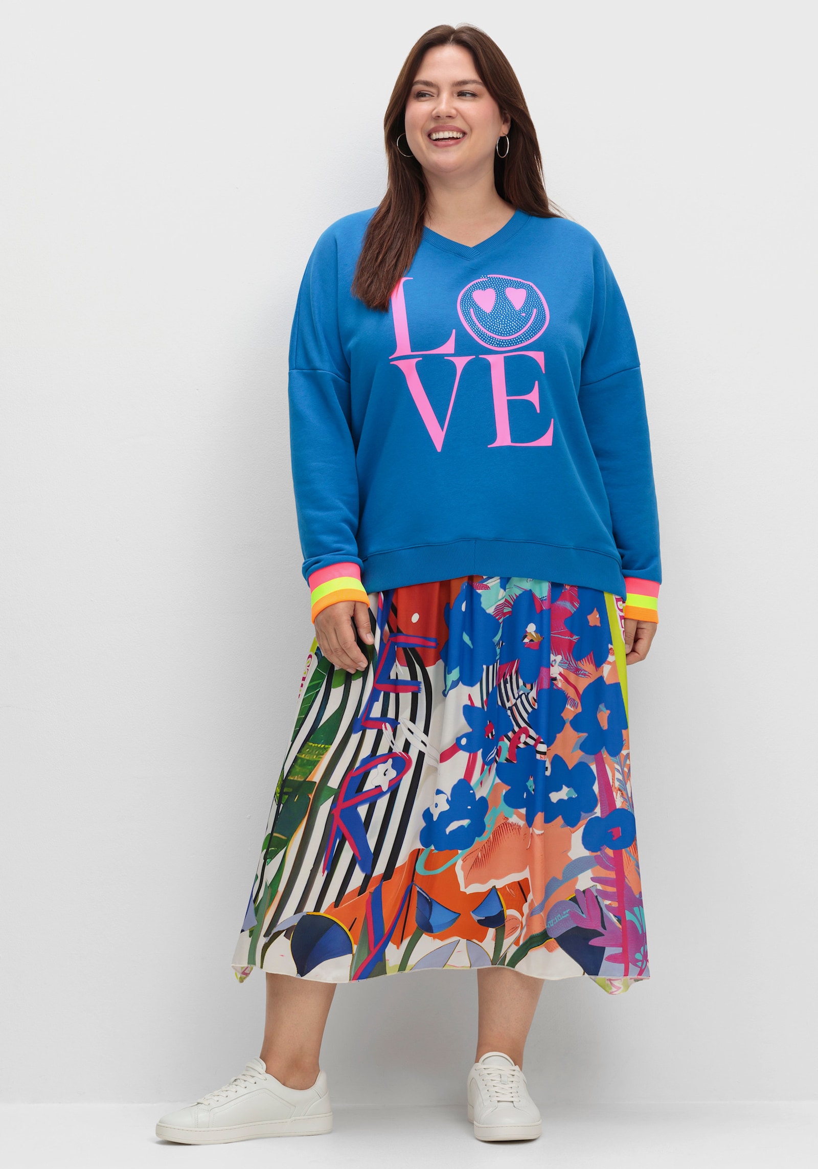 sheego loves miss goodlife Sweatshirt mit Frontdruck und Ringelbündchen - blau bedruckt