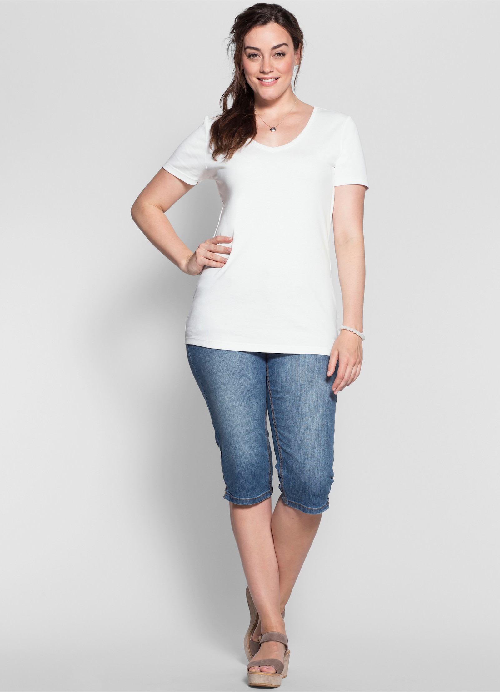 sheego Caprijeans mit Gürtelschlaufen - blue denim