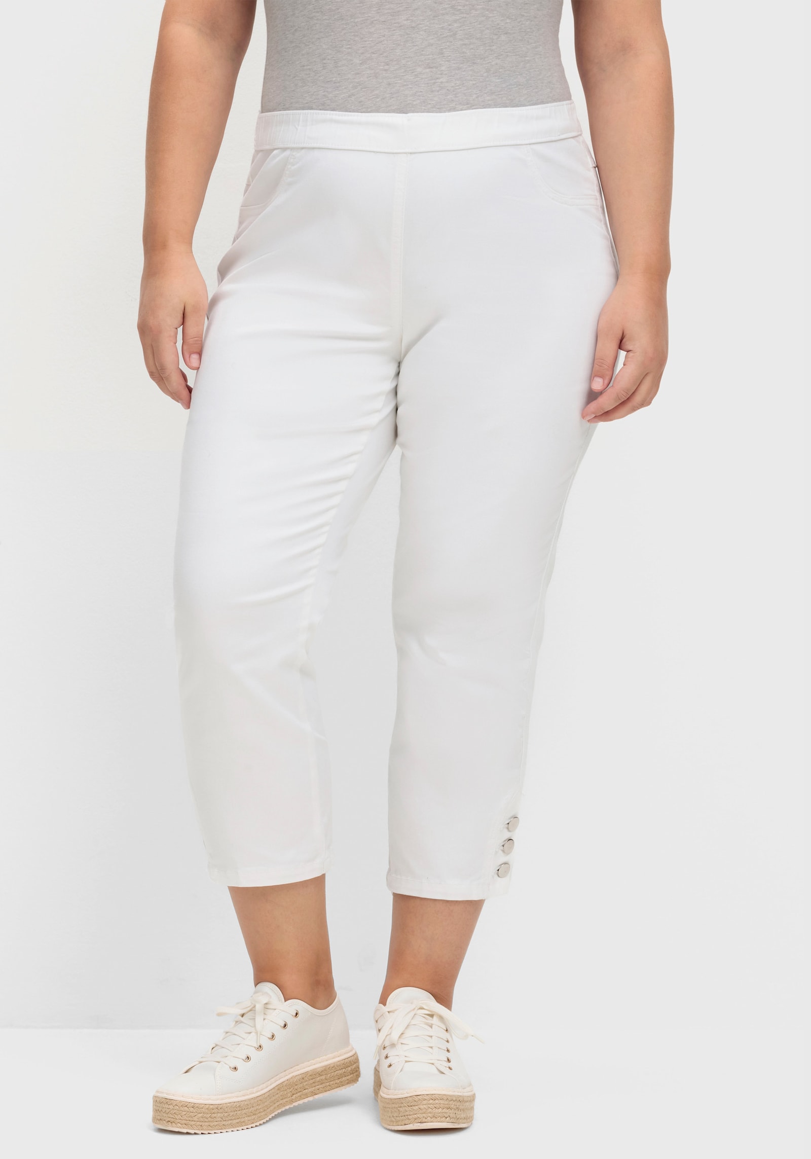 7/8-Jeans mit seitlichen Zierknöpfen - weiß