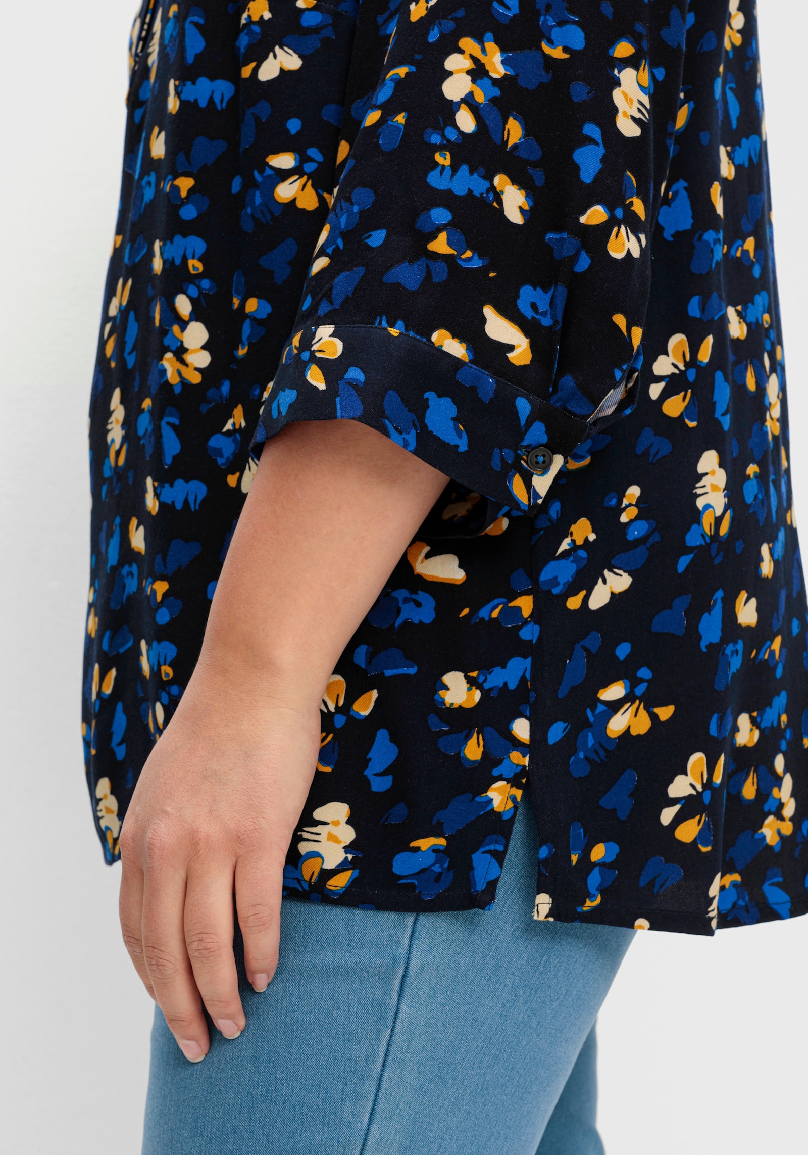 sheego Tunika mit Blumendruck und Knopfleiste - tiefblau-gemustert