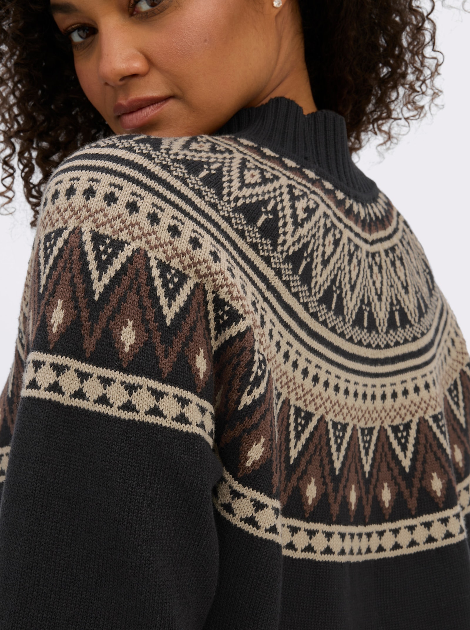 sheego Jacquardpullover im Norweger-Stil - schwarz-beige-gemustert