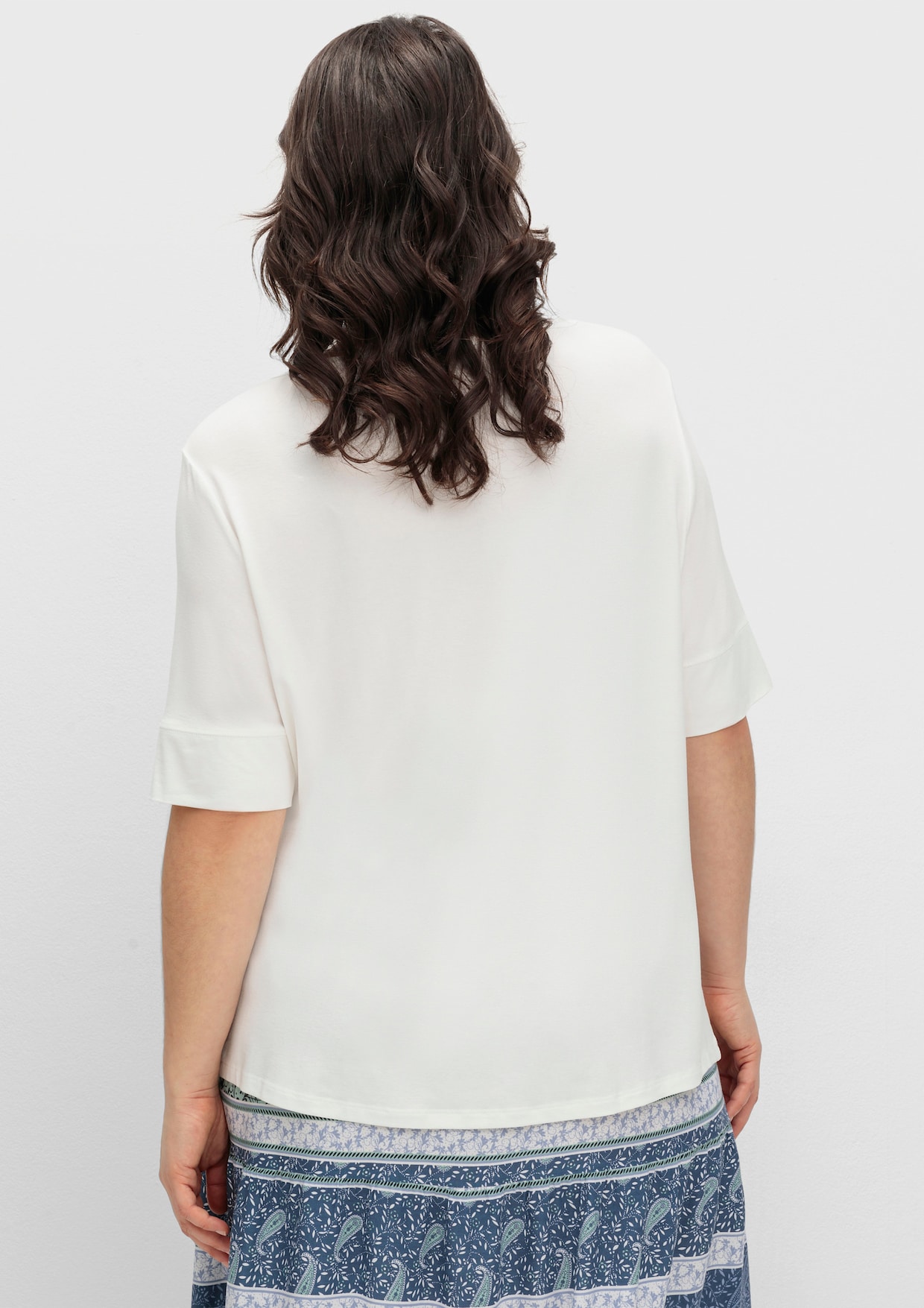 T-Shirt mit zweilagigem Ärmelbündchen - ecru