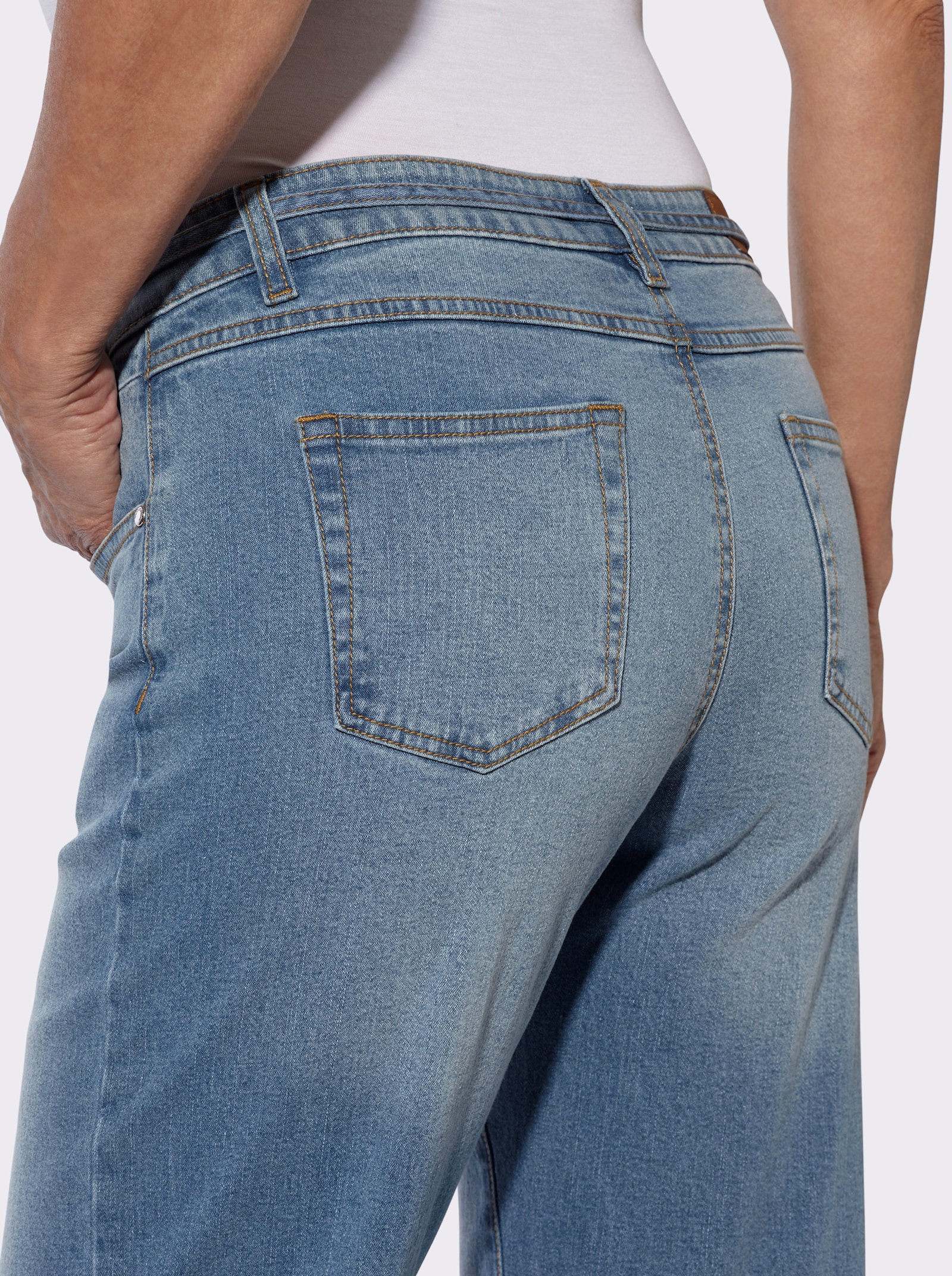  Jeans mit Bindegürtel - blue-bleached