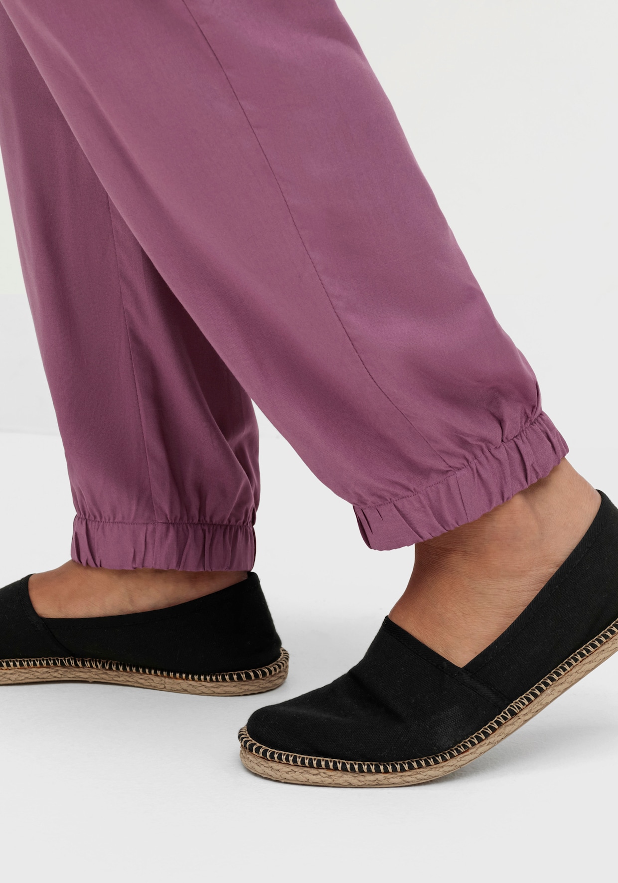 Haremshose mit Bündchen am Saum - violett