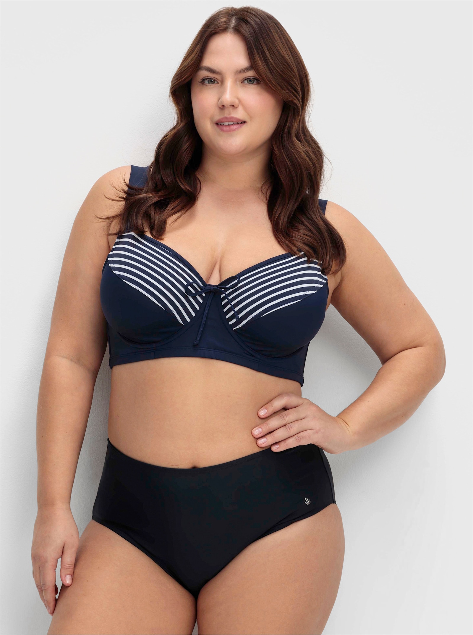 sheego Bikini-Hose in hohem Schnitt, mit Shaping-Einsatz - tiefblau