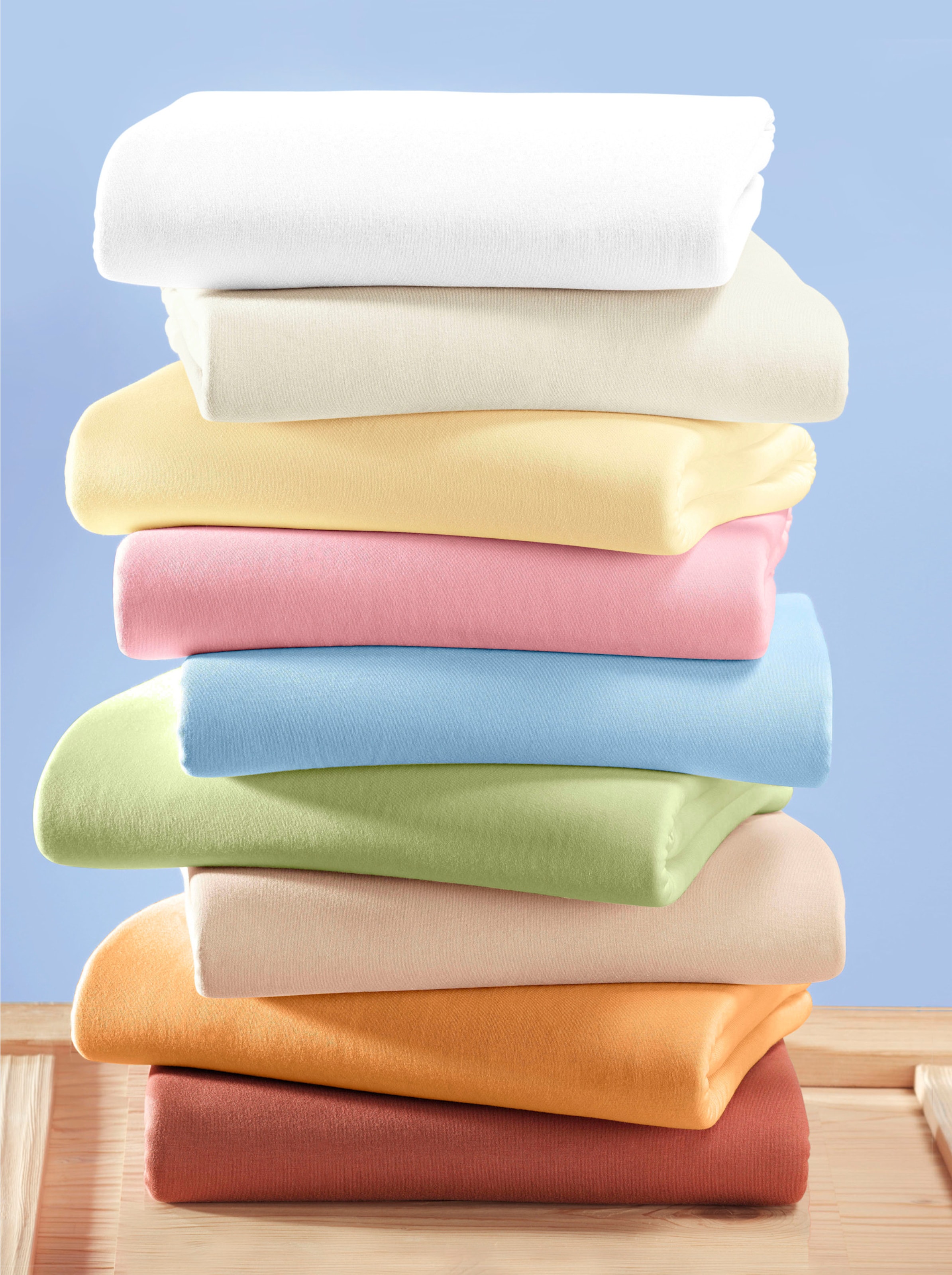 Geeignet günstig Kaufen-Spannbetttuch in weiß von wäschepur. Spannbetttuch in weiß von wäschepur <![CDATA[Spannbetttuch in bügelfreier Jersey-Elasthan-Qualität. Erhältlich für 2 Matratzenhöhen: bis zu 10 cm (besonders geeignet für Topper bei Boxspringbe