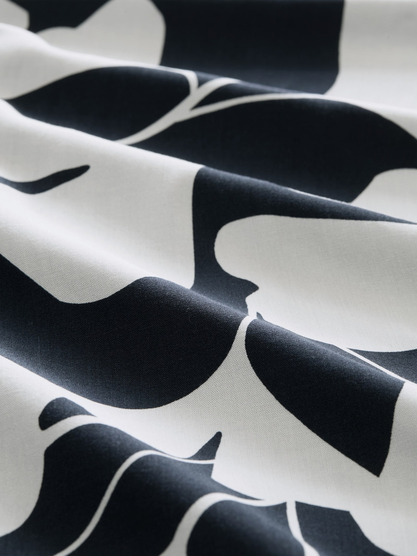 Kurzarmshirt - big navy ginkgo