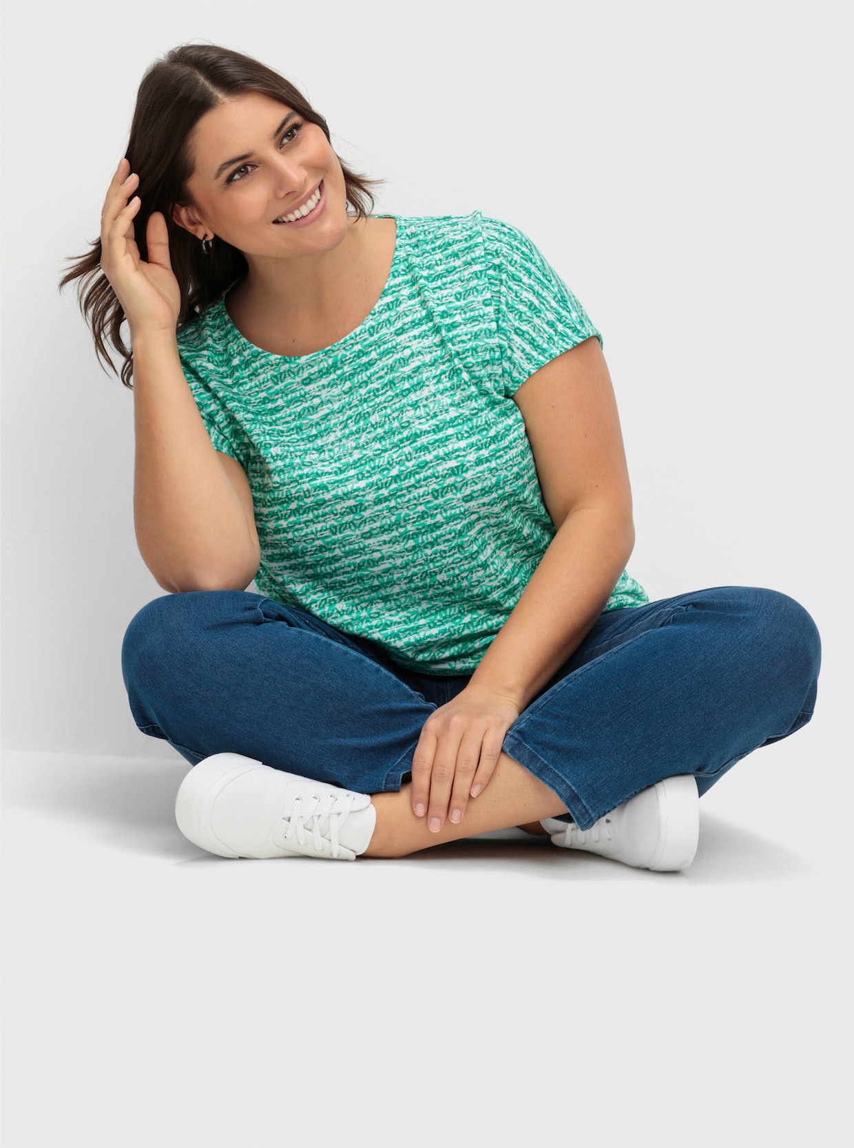 Rundhalsshirt mit weicher Baumwolle - grün-ecru-geringelt