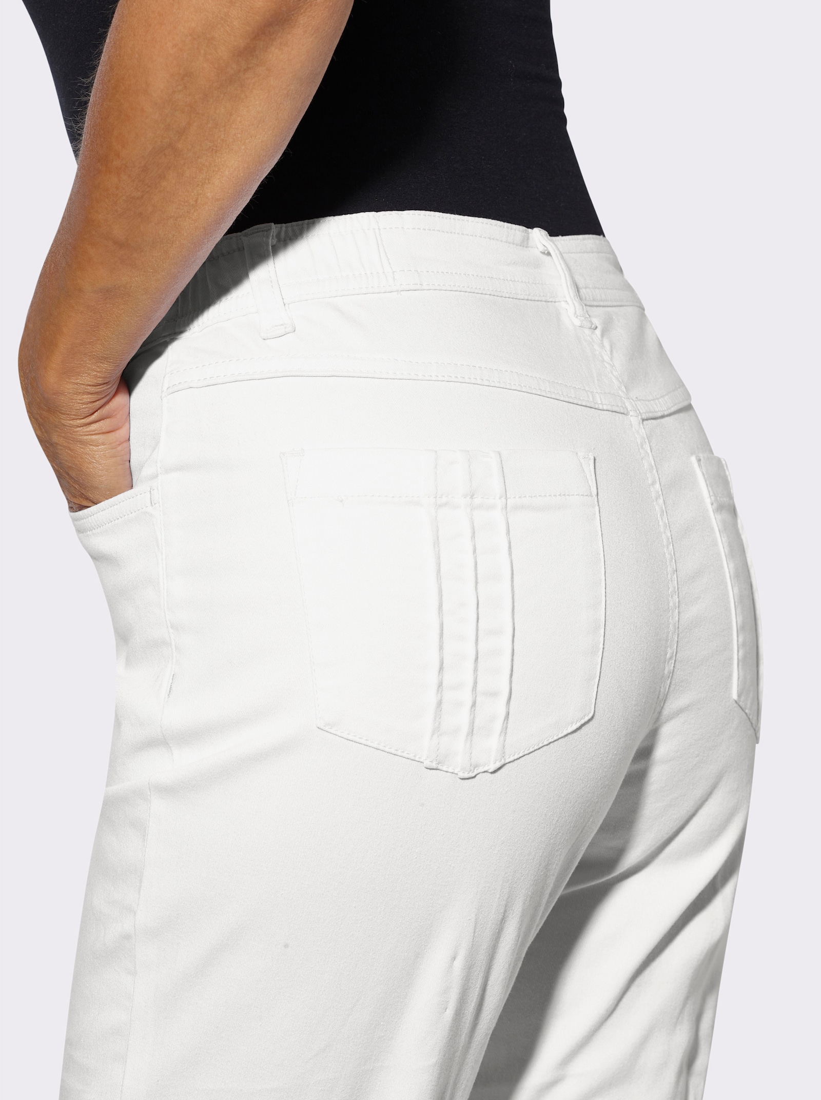 Stretch-Hose mit Biesen an den Gesässtaschen - weiss