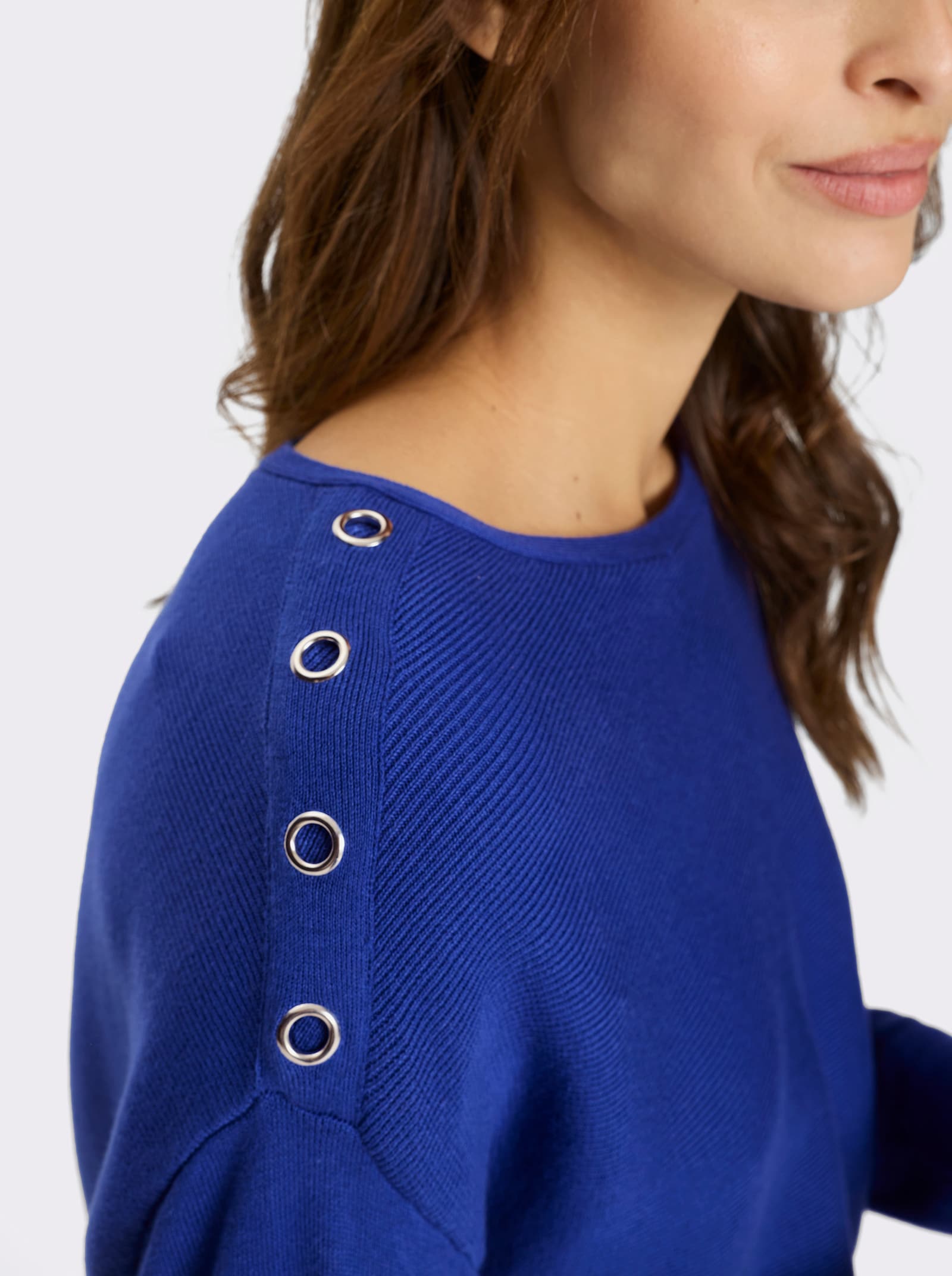 Strickpullover mit Zierösen - royalblau