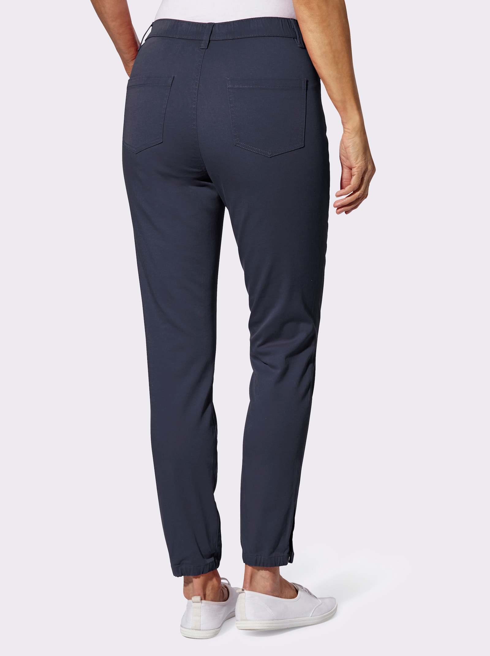 Jeans mit Reissverschluss am Saum - marine