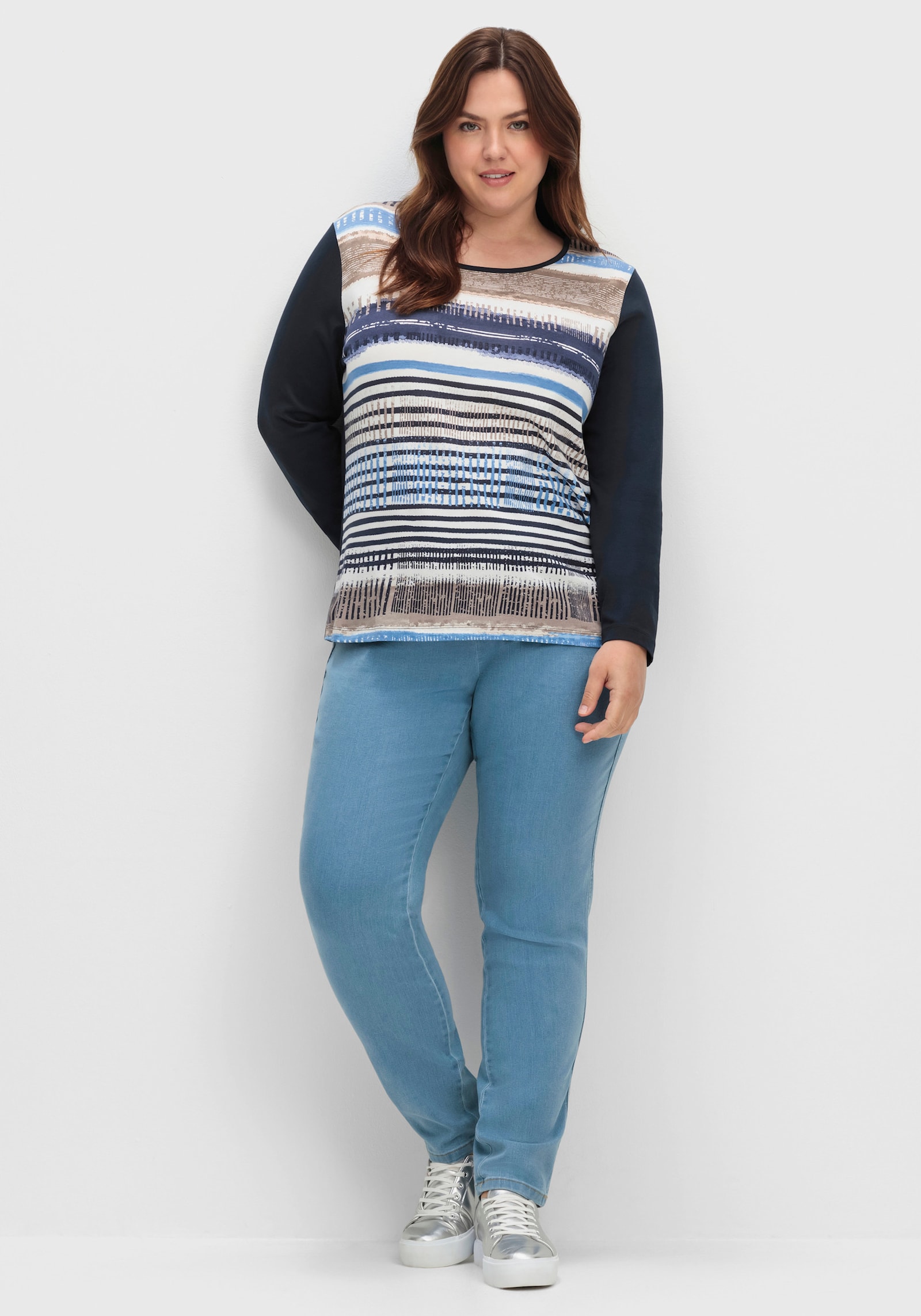 Langarmshirt mit grafischem Muster vorne - marine-gestreift