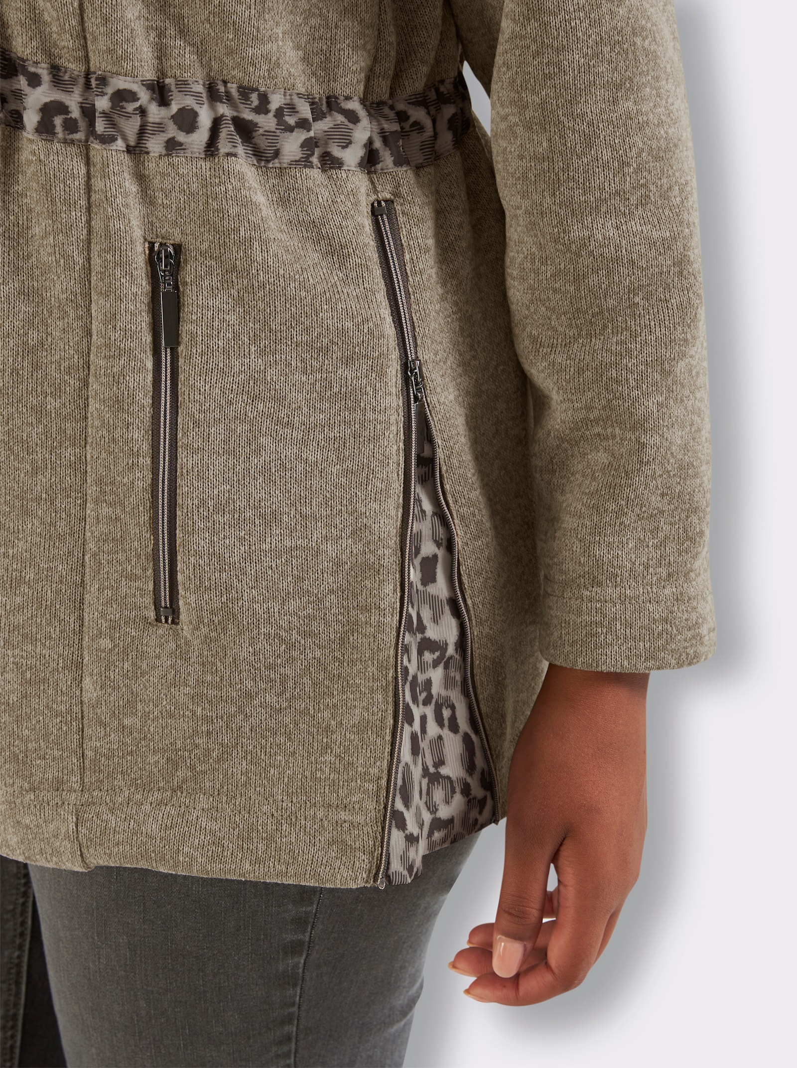 Strickfleecejacke mit Leo-Akzenten - sand-graphit