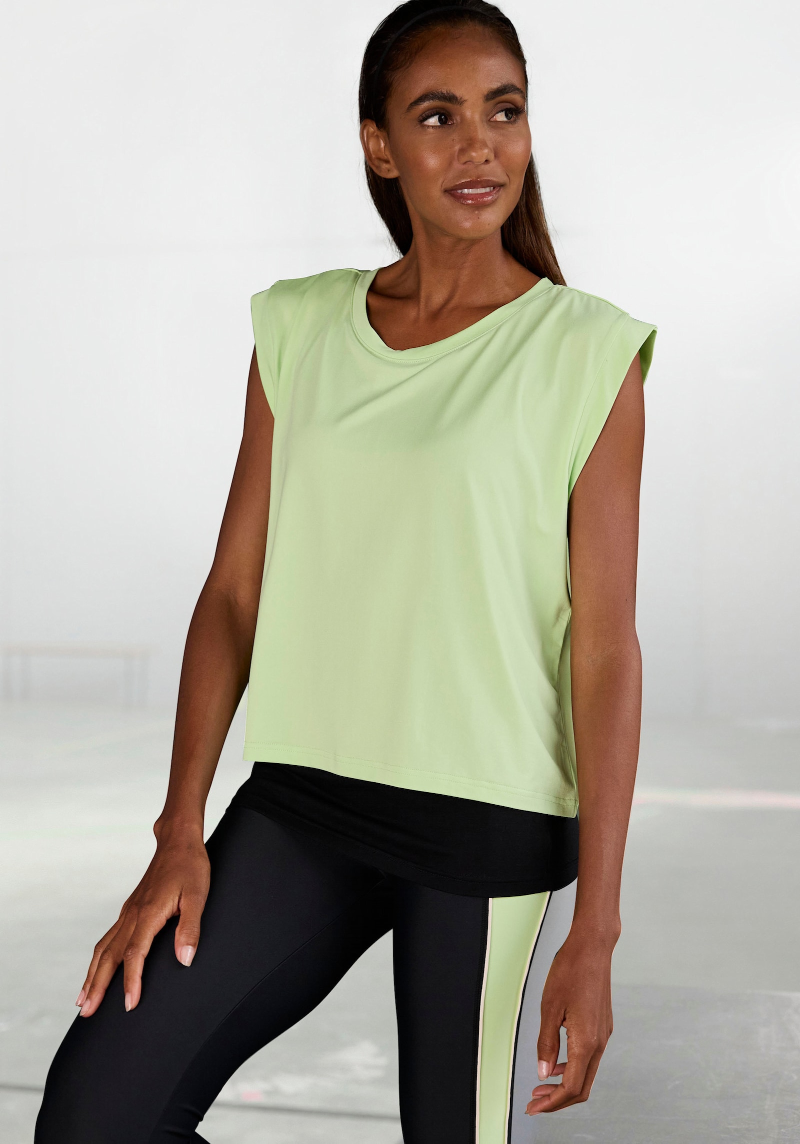 LASCANA ACTIVE 2-in-1-Shirt - matcha