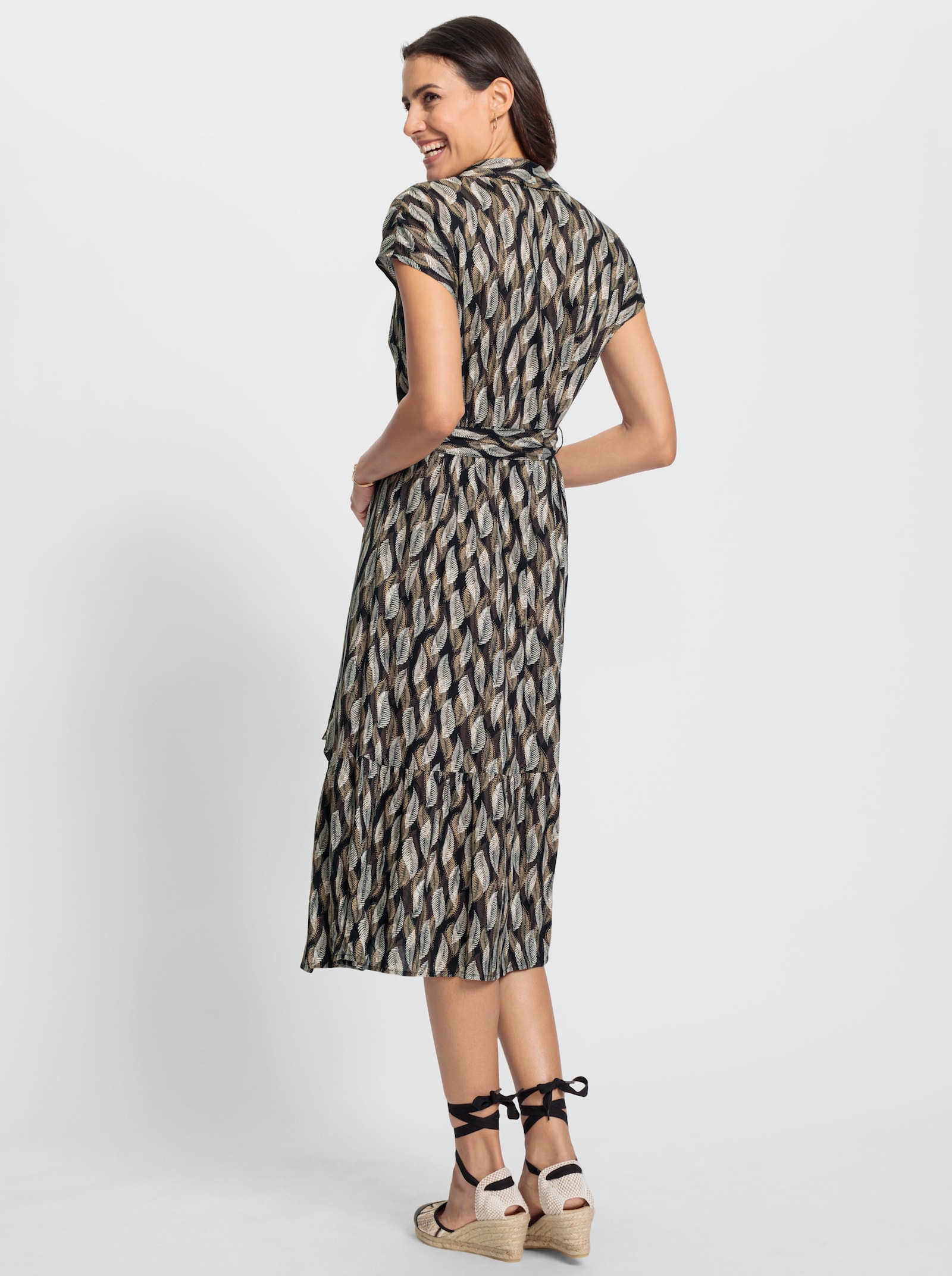 Sommerkleid mit Bindegürtel - schwarz-sand-bedruckt