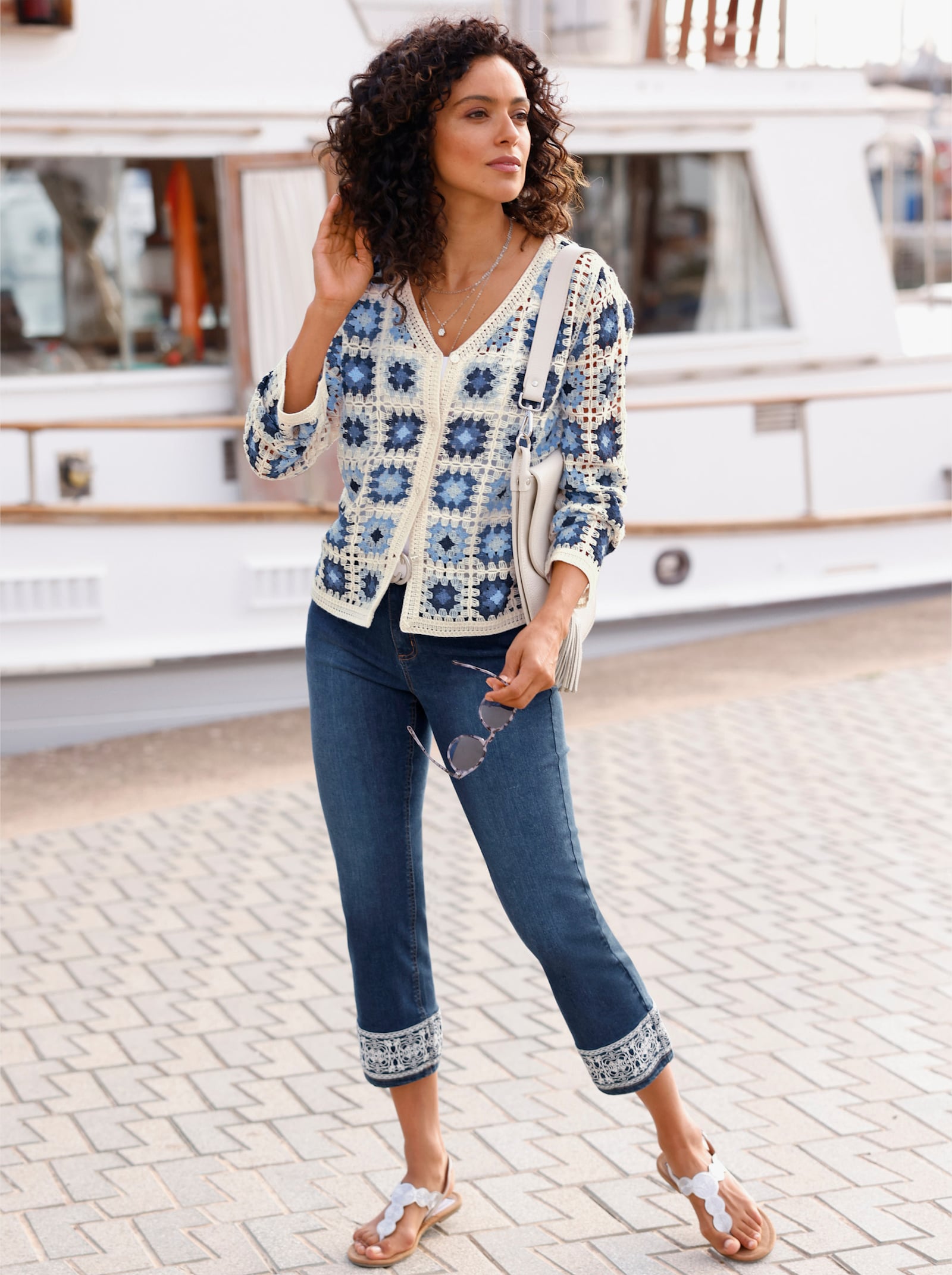 Kofta i virkimitation - ecru-jeansblå