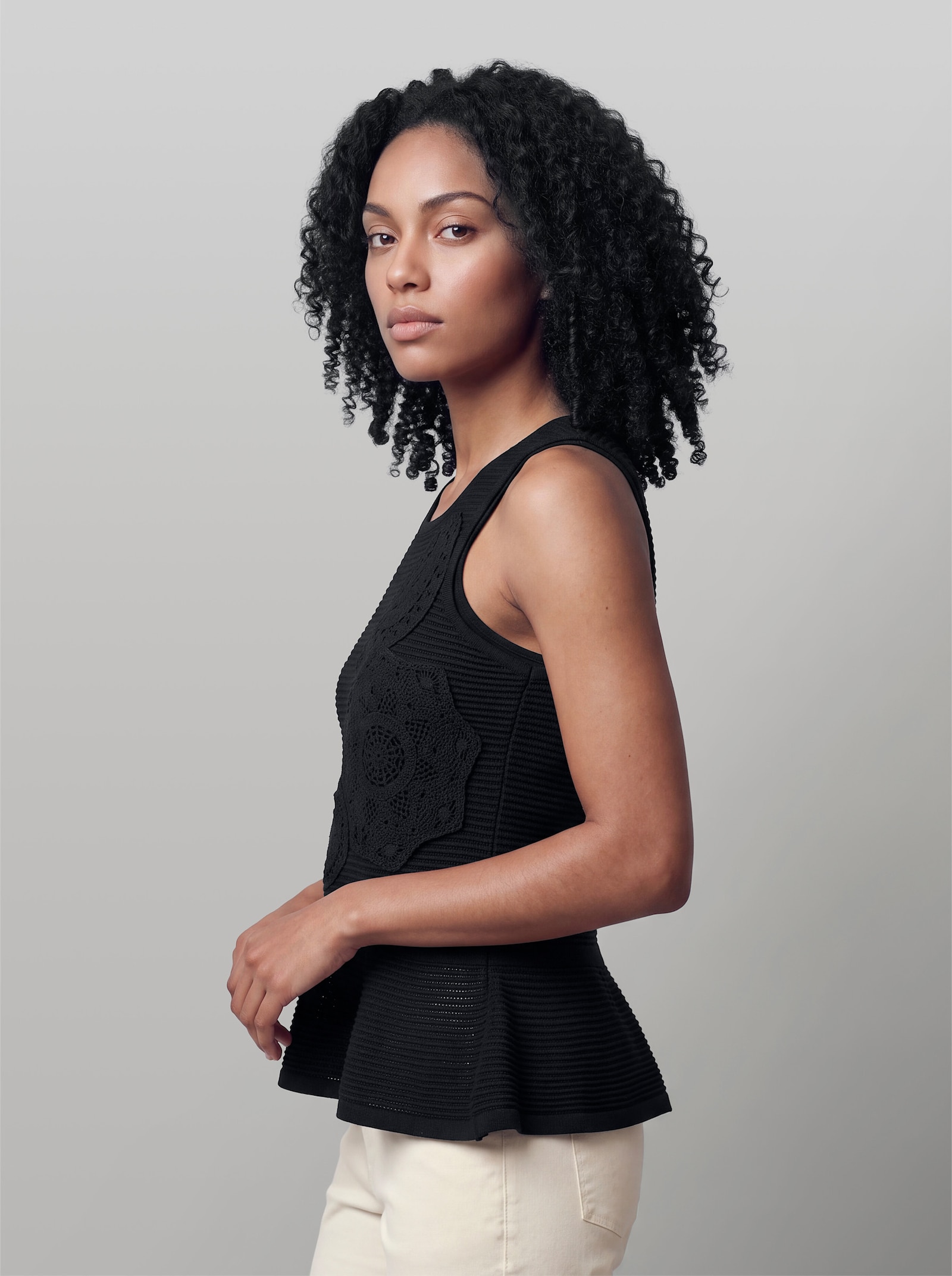 heine Stricktop mit Crochet-Häkelei - schwarz