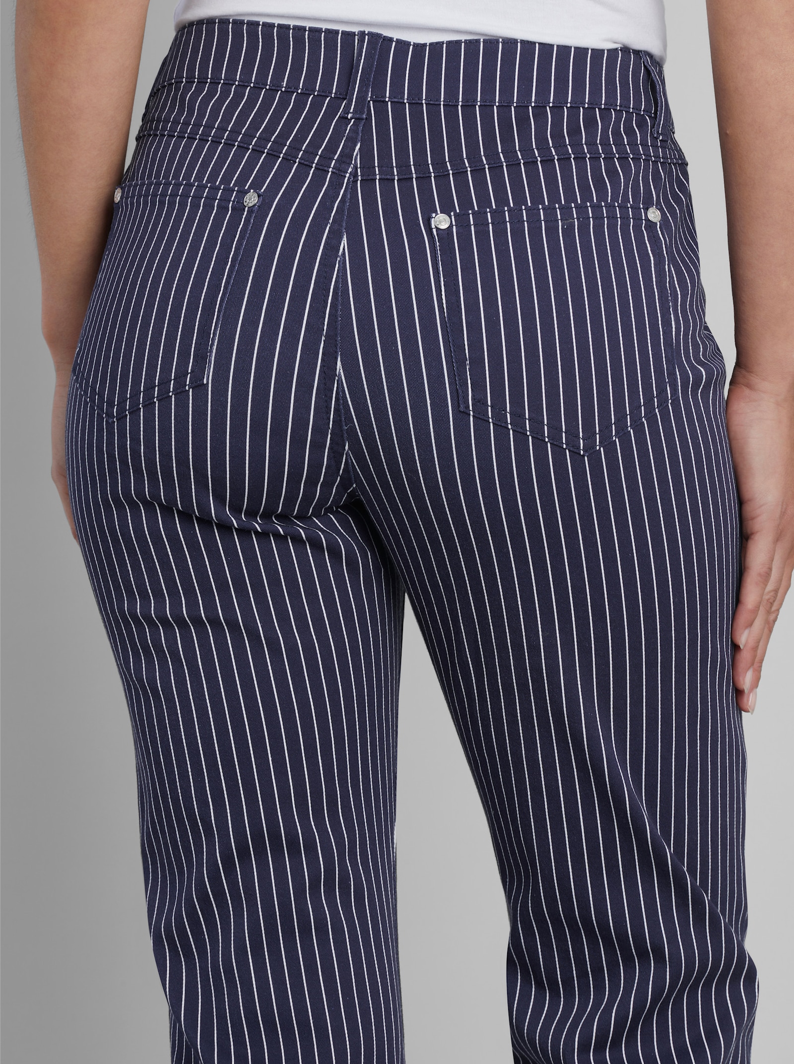 heine 5-Pocket-Hose mit Nadelstreifen - marine-ecru-gestreift
