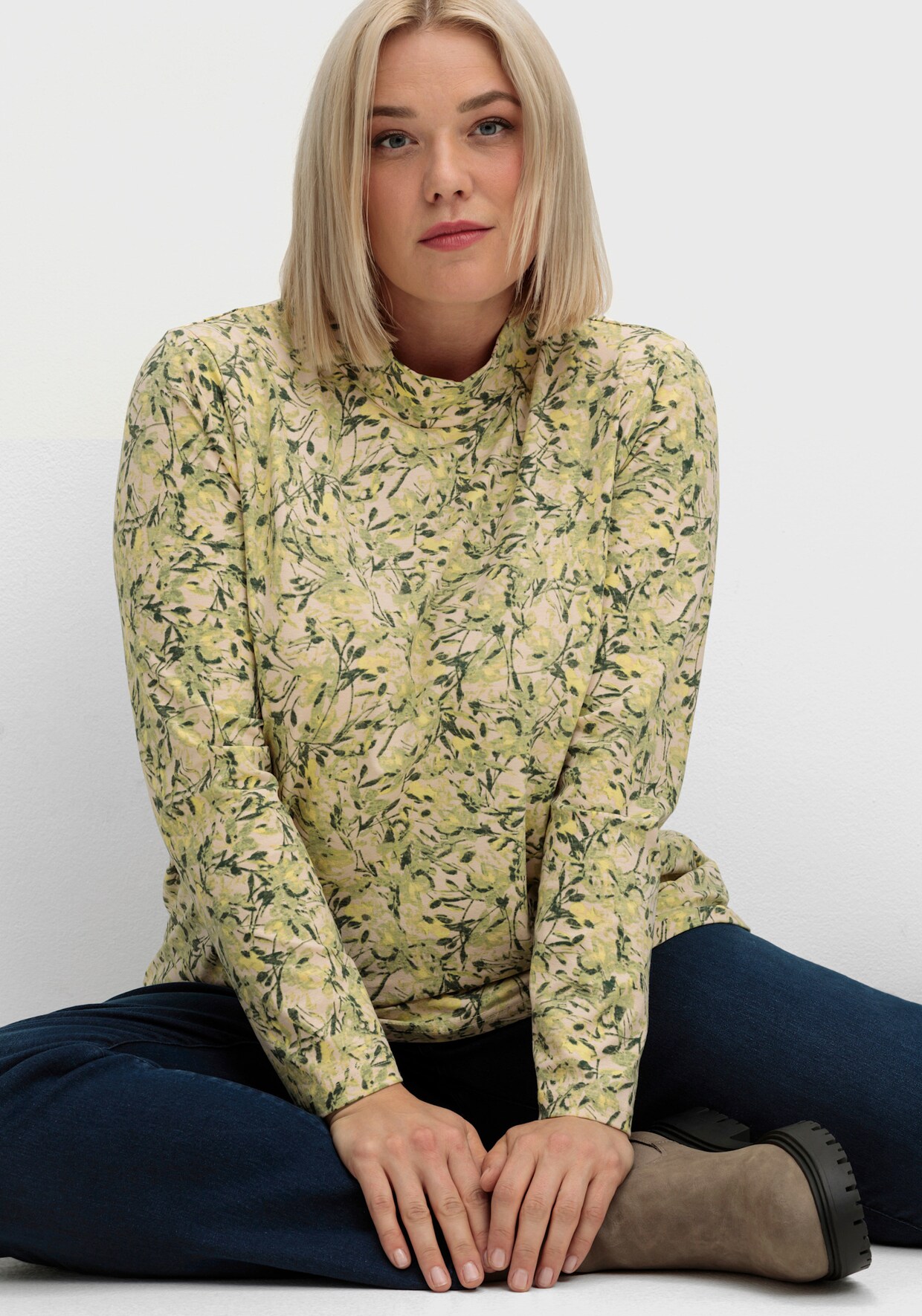 Stehkragenshirt mit floralem Druck - lindgrün-zitrone-bedruckt