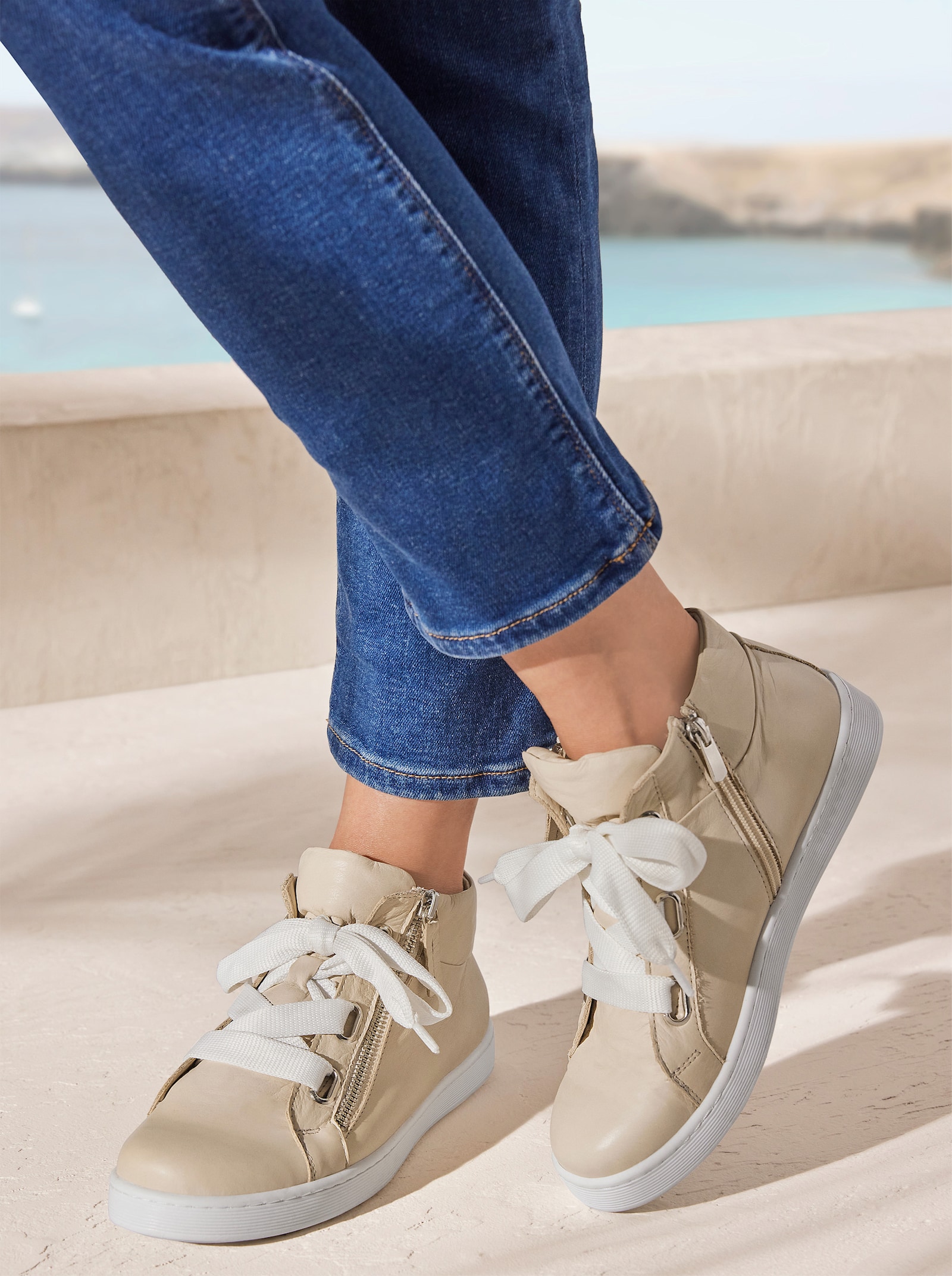 Andrea Conti Schnürer - creme