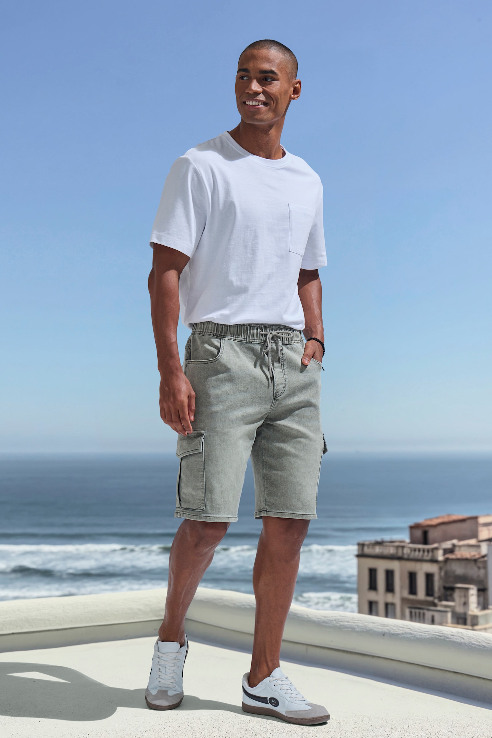John Devin Shorts - khaki-denim