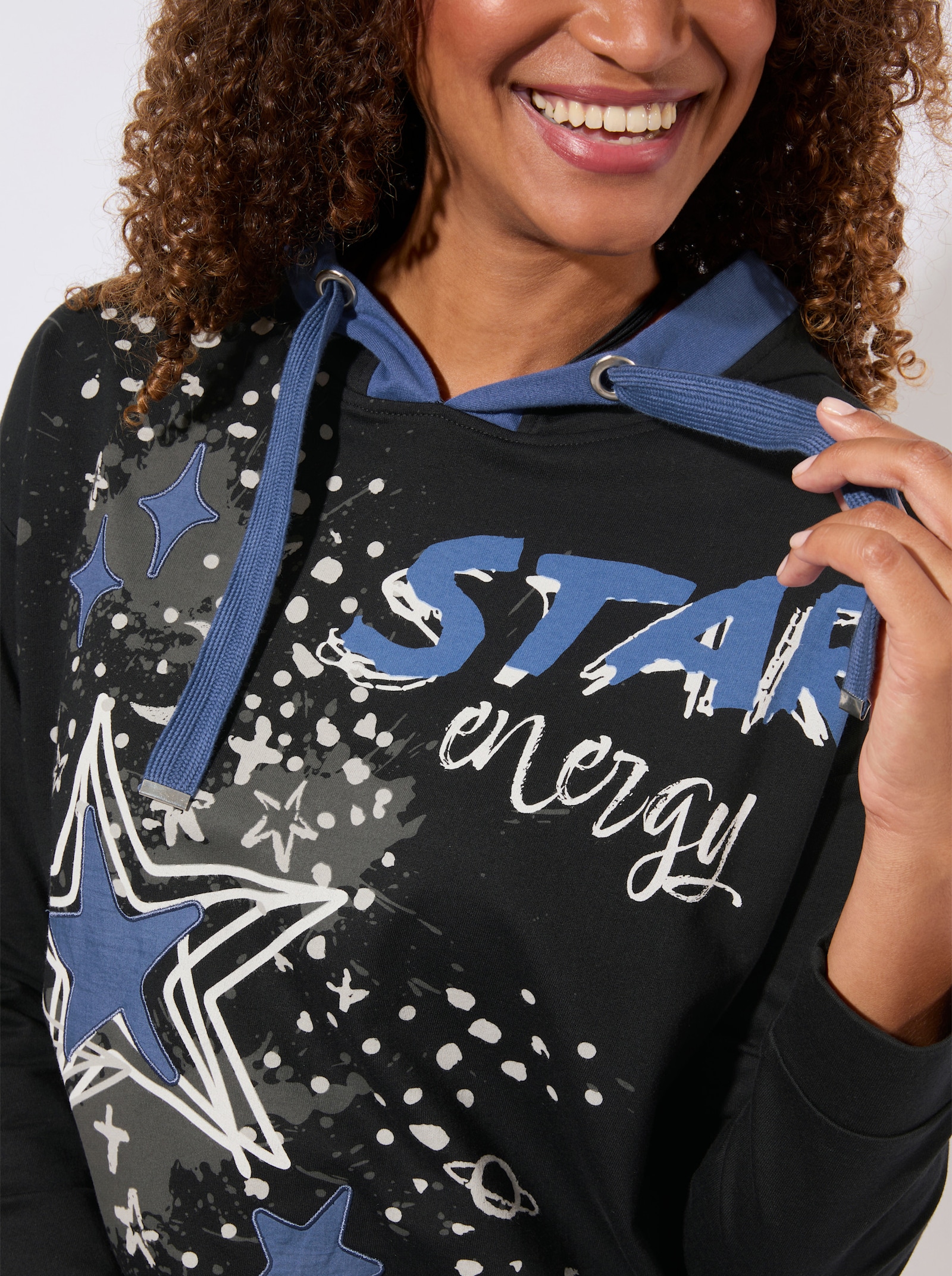 Sweatshirt mit Sternen-Print vorne - schwarz