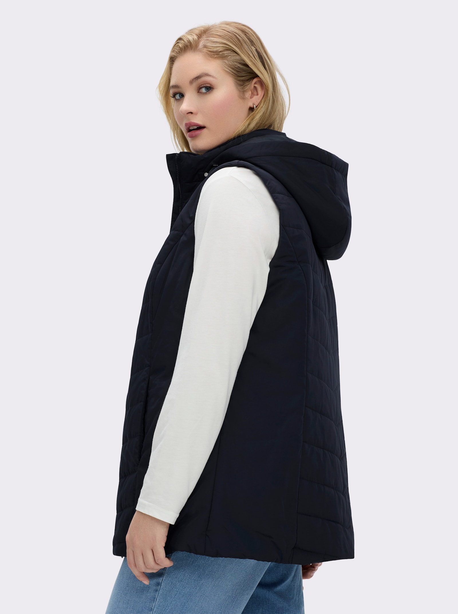 sheego Steppweste mit Kapuze und Stehkragen - tiefblau