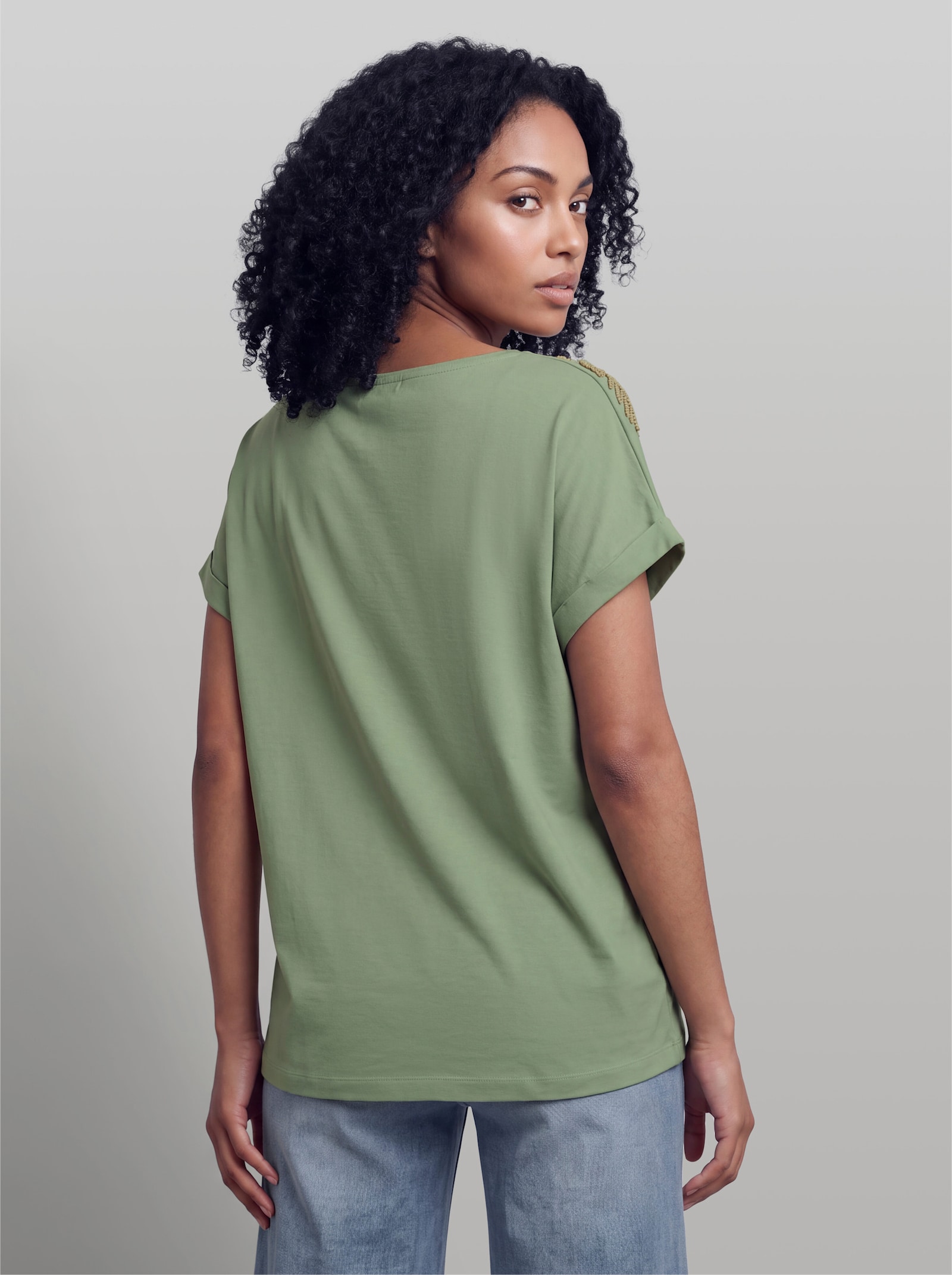 heine T-Shirt mit Zierperlen - eucalyptus