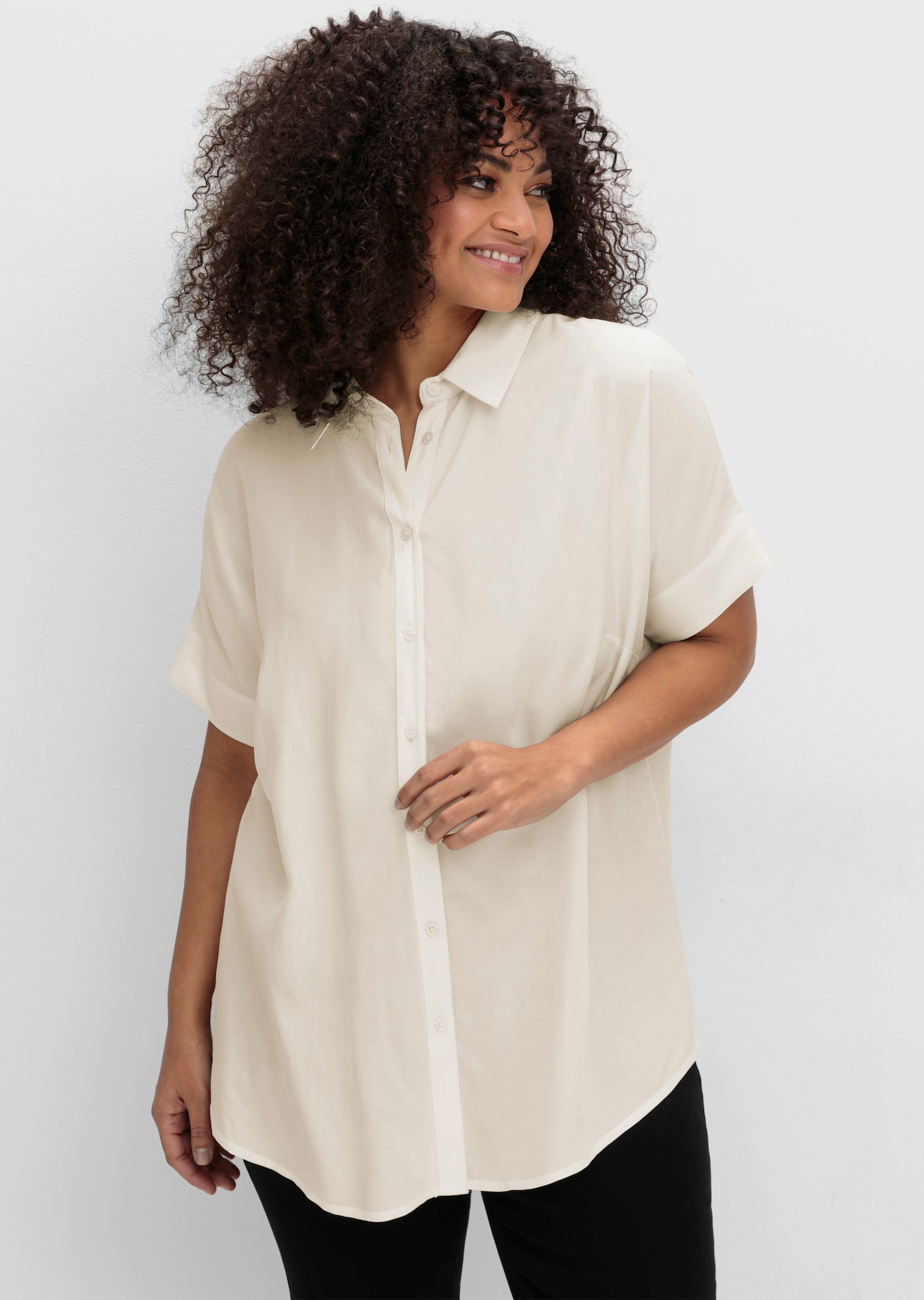 sheego Hemdbluse mit überschnittenen Schultern - champagner