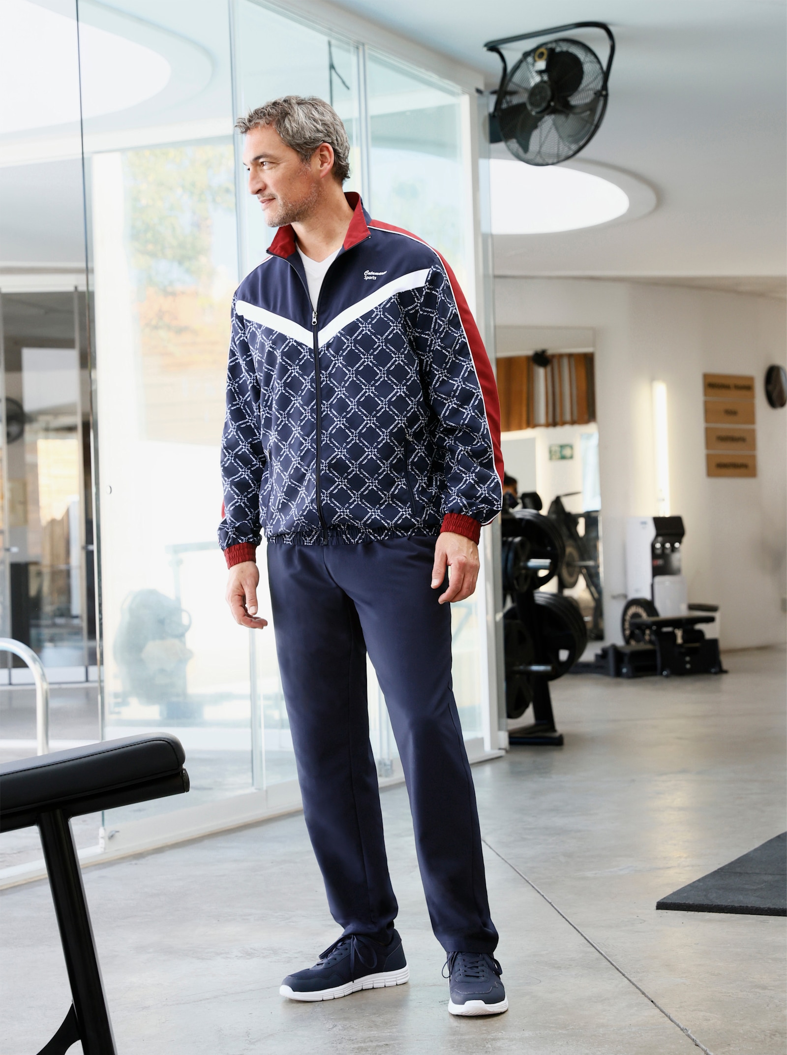 Catamaran Sports Freizeitanzug aus atmungsaktiver Microfaser - marine-dunkelrot-bedruckt