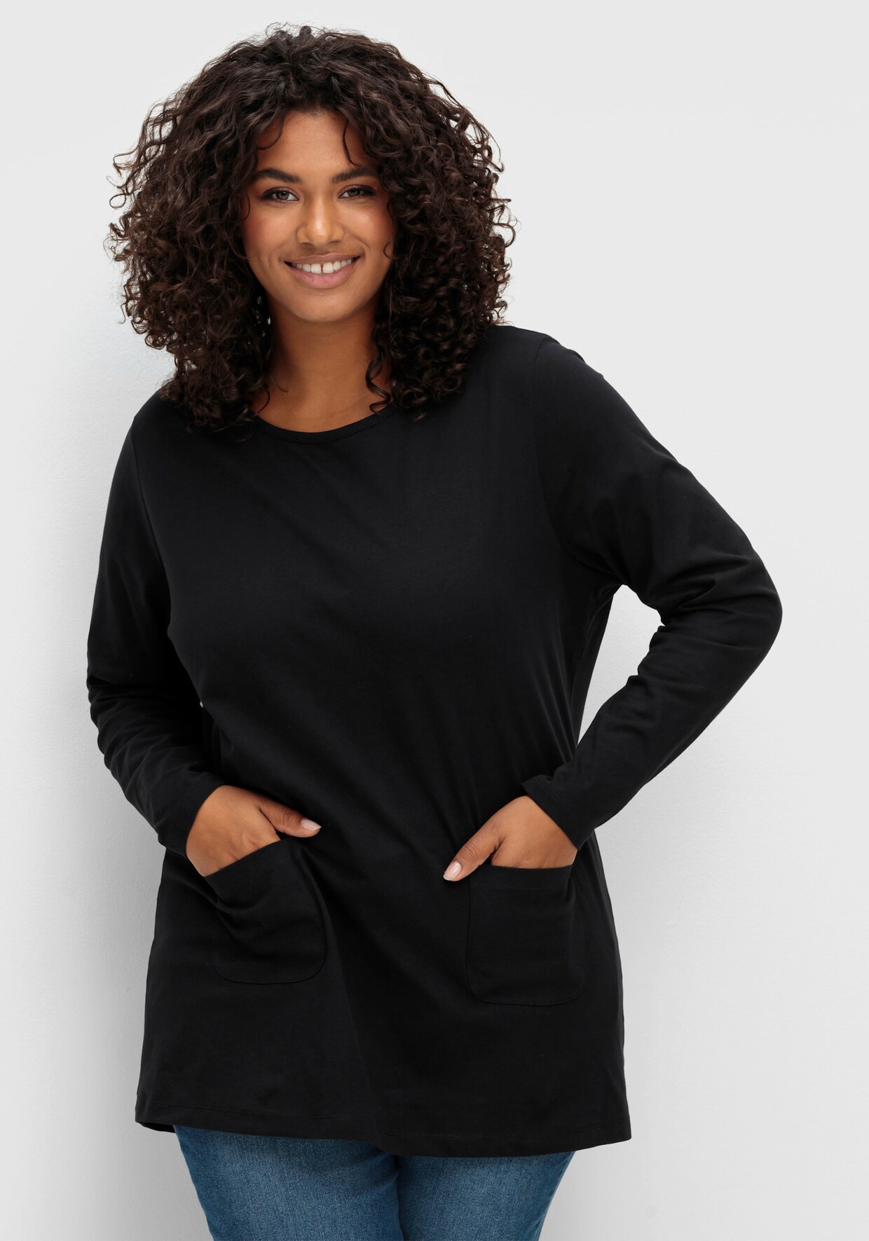 Longshirt mit aufgesetzten Taschen - schwarz