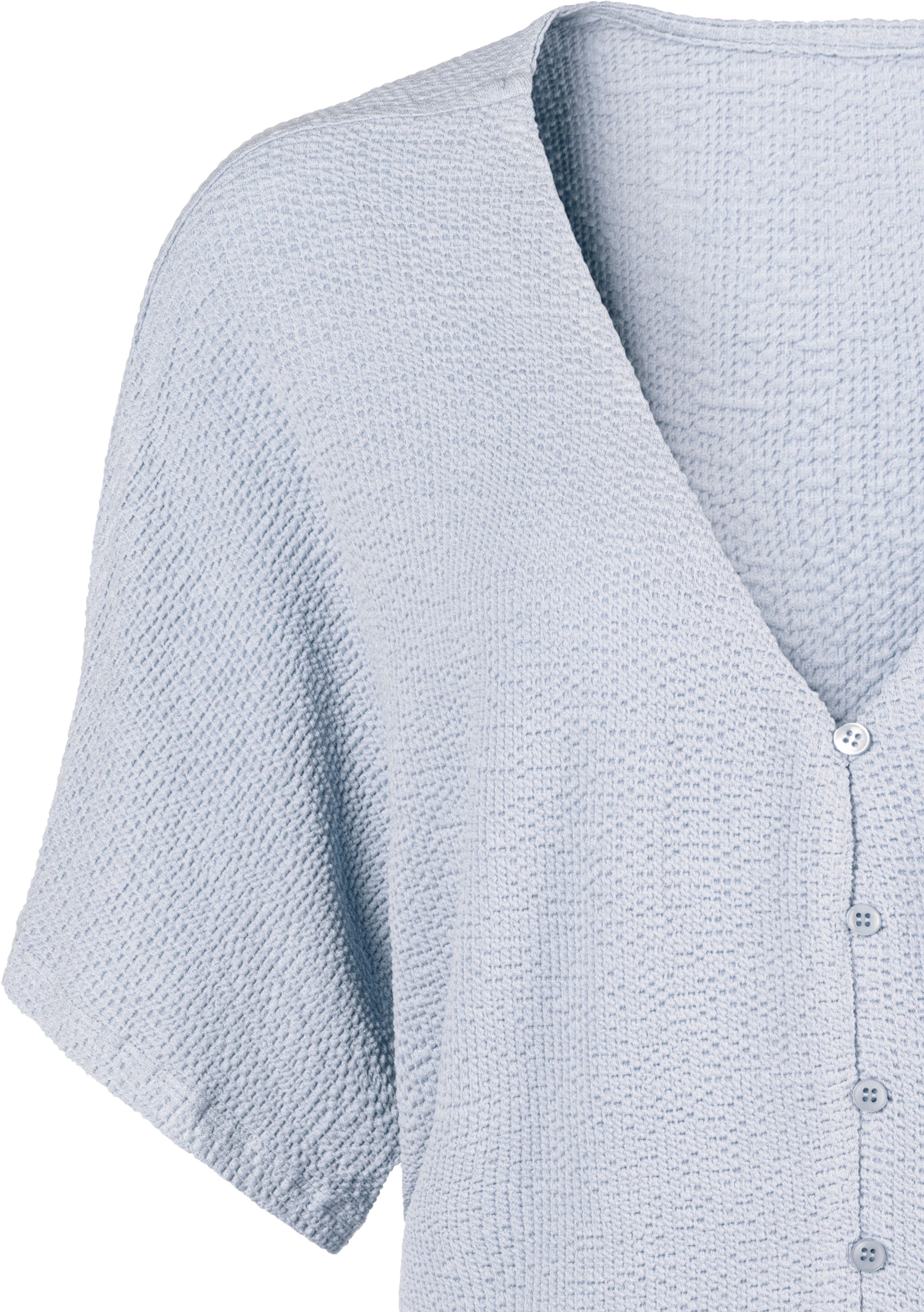 Hell Blau günstig Kaufen-T-Shirt in hellblau von LASCANA. T-Shirt in hellblau von LASCANA <![CDATA[Wunderschönes T-Shirt von Lascana. Mit durchgehender Knopfleiste als feines Detail. Angeschnittene Ärmel und gerader Saum. Perfekt für die Strandpromenade oder den Stadtbummel. E