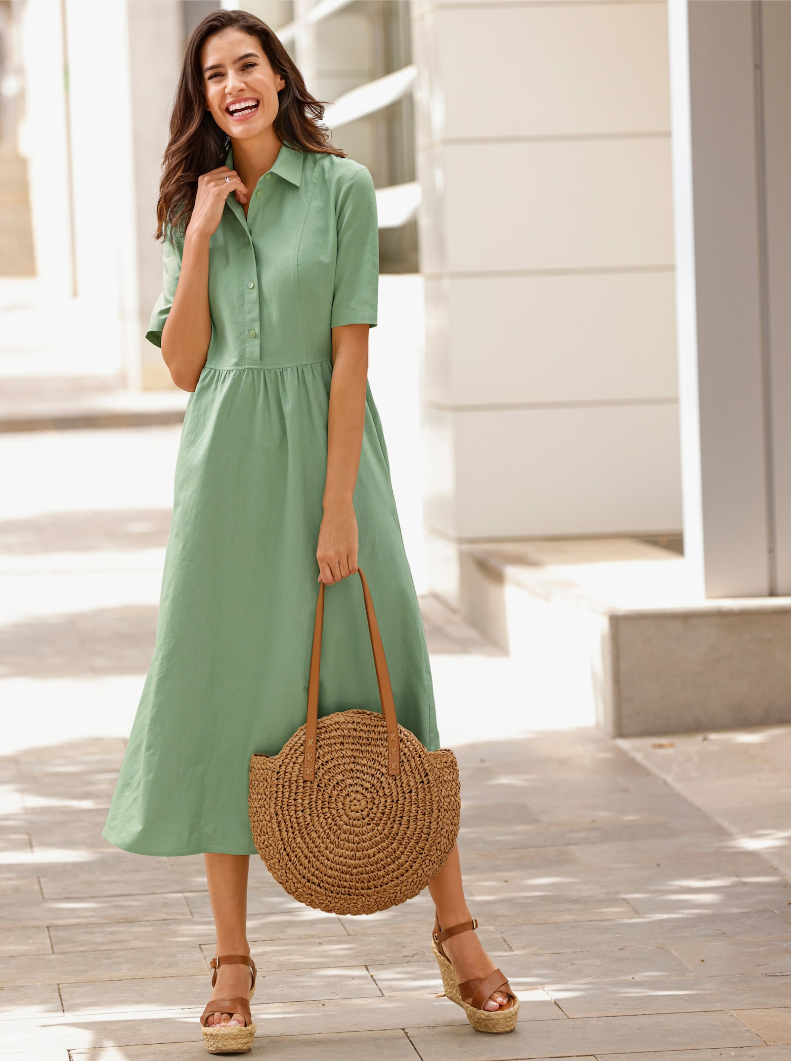 Sommerkleid mit Taillenbetonung - eucalyptus