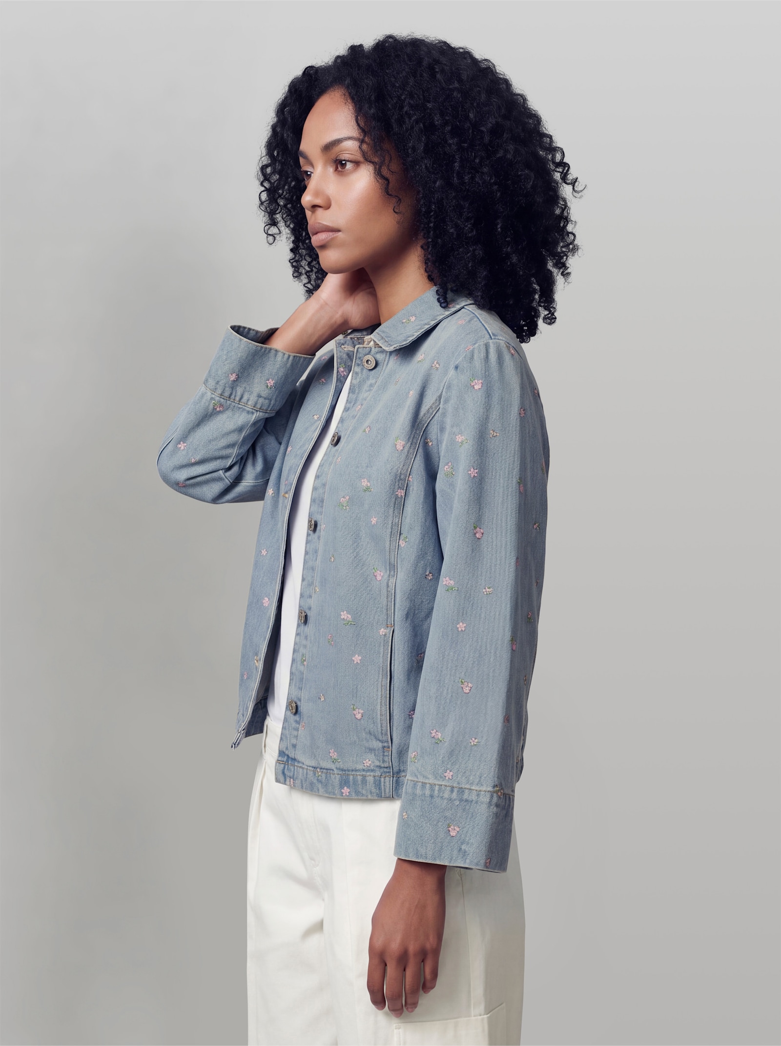 heine Jeansjacke mit Blumenstickerei - blue-bleached-gemustert