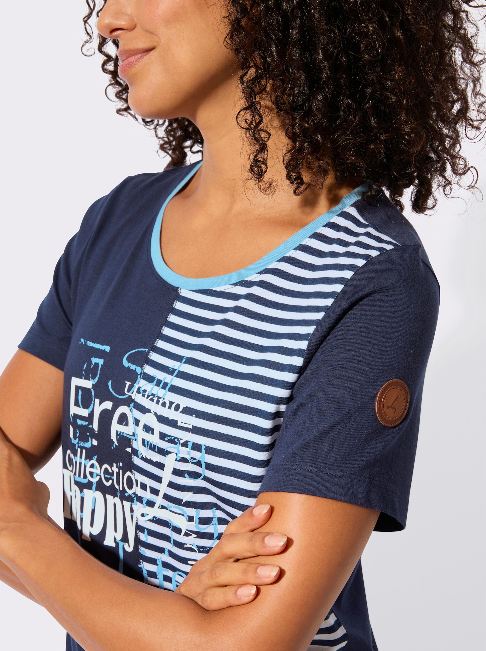 Rundhalsshirt mit Schriftzug und Streifen-Print - marine-himmelblau-bedruckt