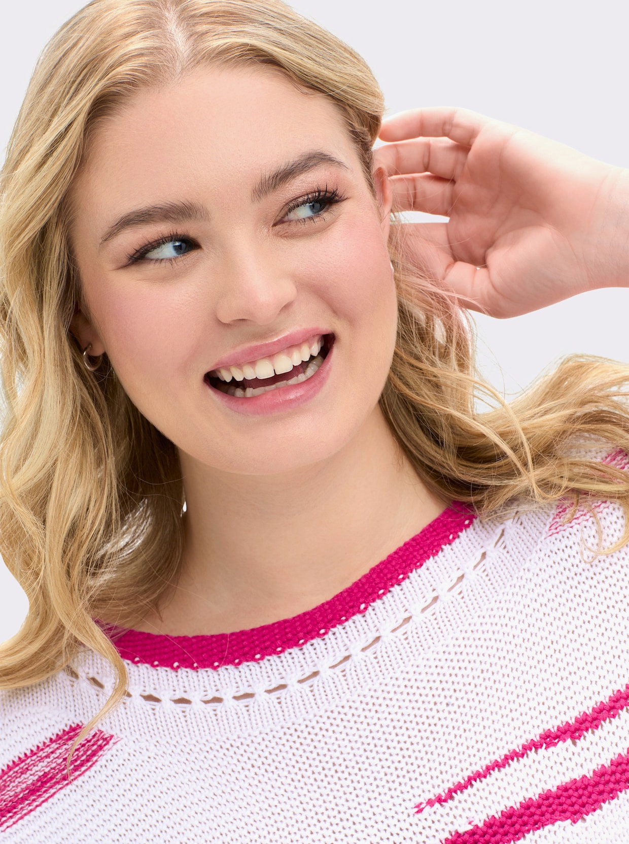 3/4 Arm-Pullover mit Lochmuster - weiß-pink-gemustert