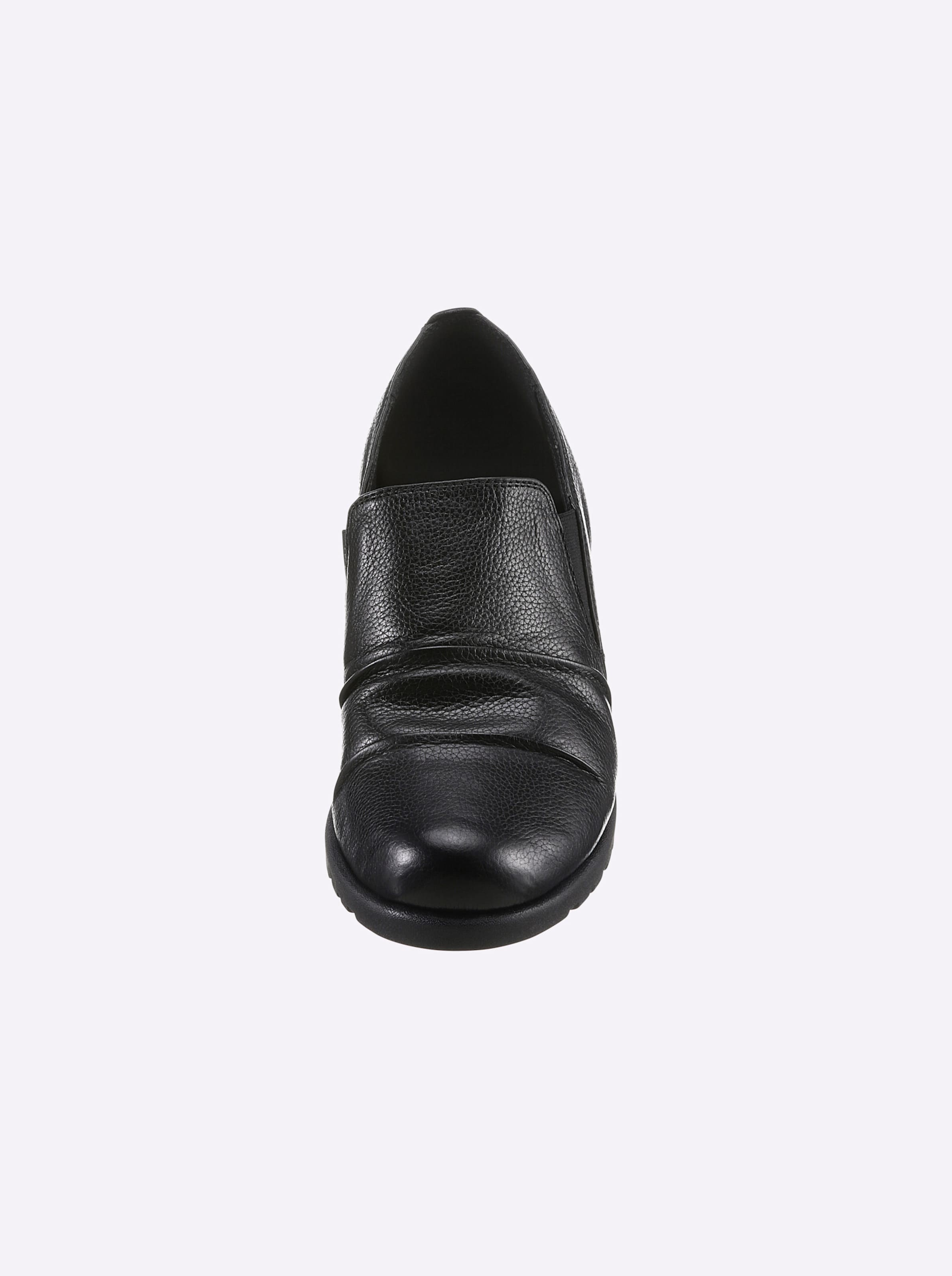 Slip on günstig Kaufen-Slipper in schwarz von airsoft comfort+. Slipper in schwarz von airsoft comfort+ <![CDATA[Der Slipper von Airsoft verwöhnt Ihre Füße mit weicher Trittdämpfung und atmungsaktiver Leder-Qualität. Optisch gefallen die raffinierten Raffungen am Blatt. In