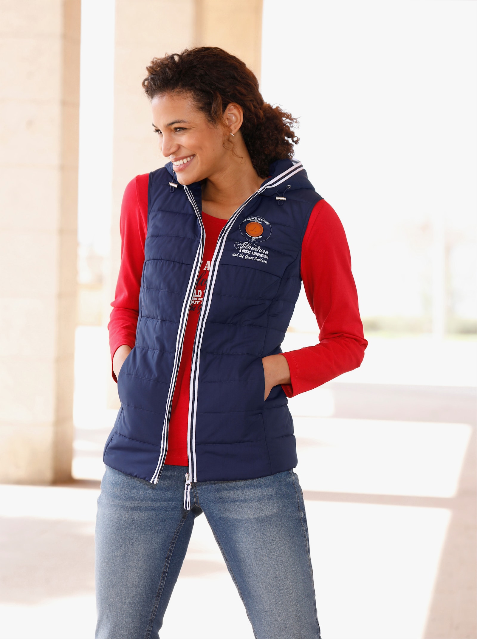 Gilet met capuchon en Adventure-opdruk - marine