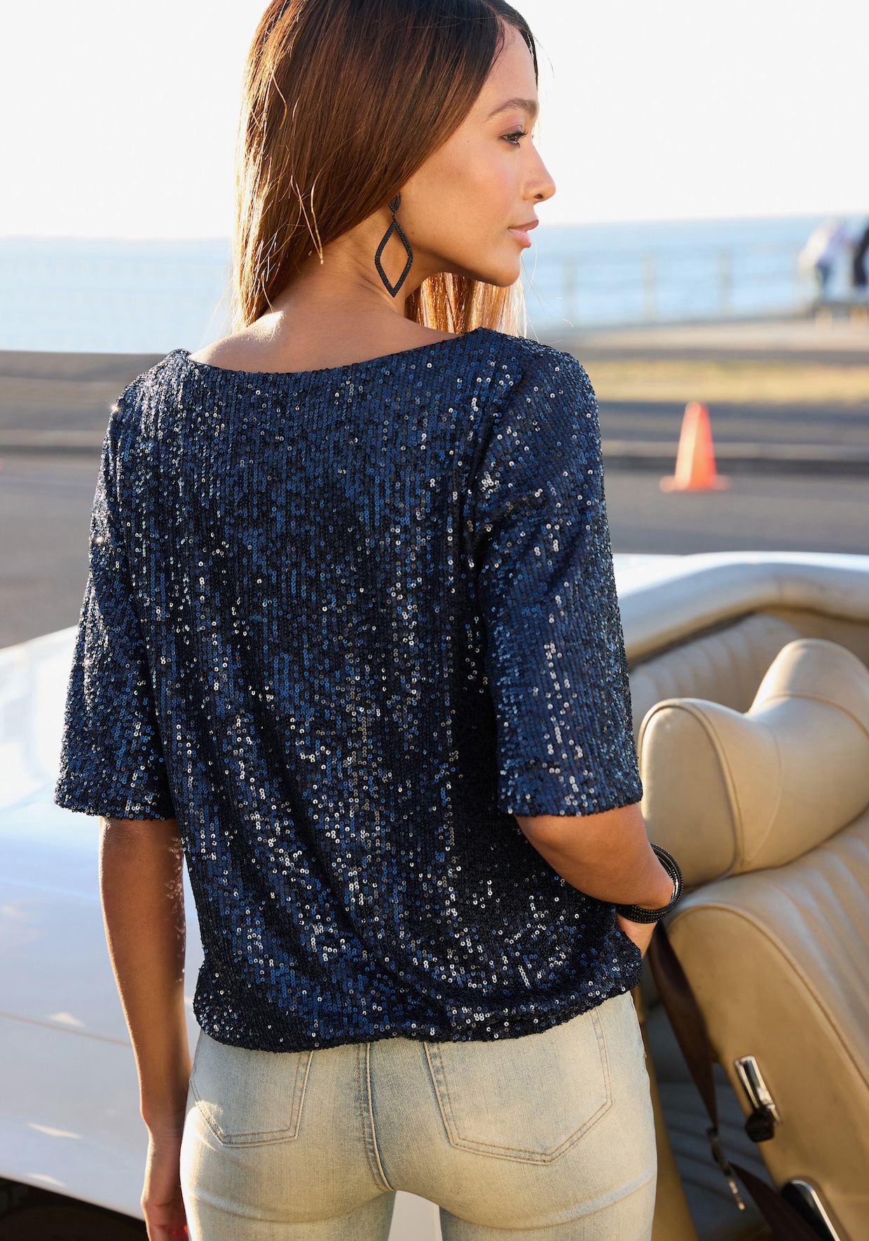 LASCANA Paillettenshirt - dunkelblau